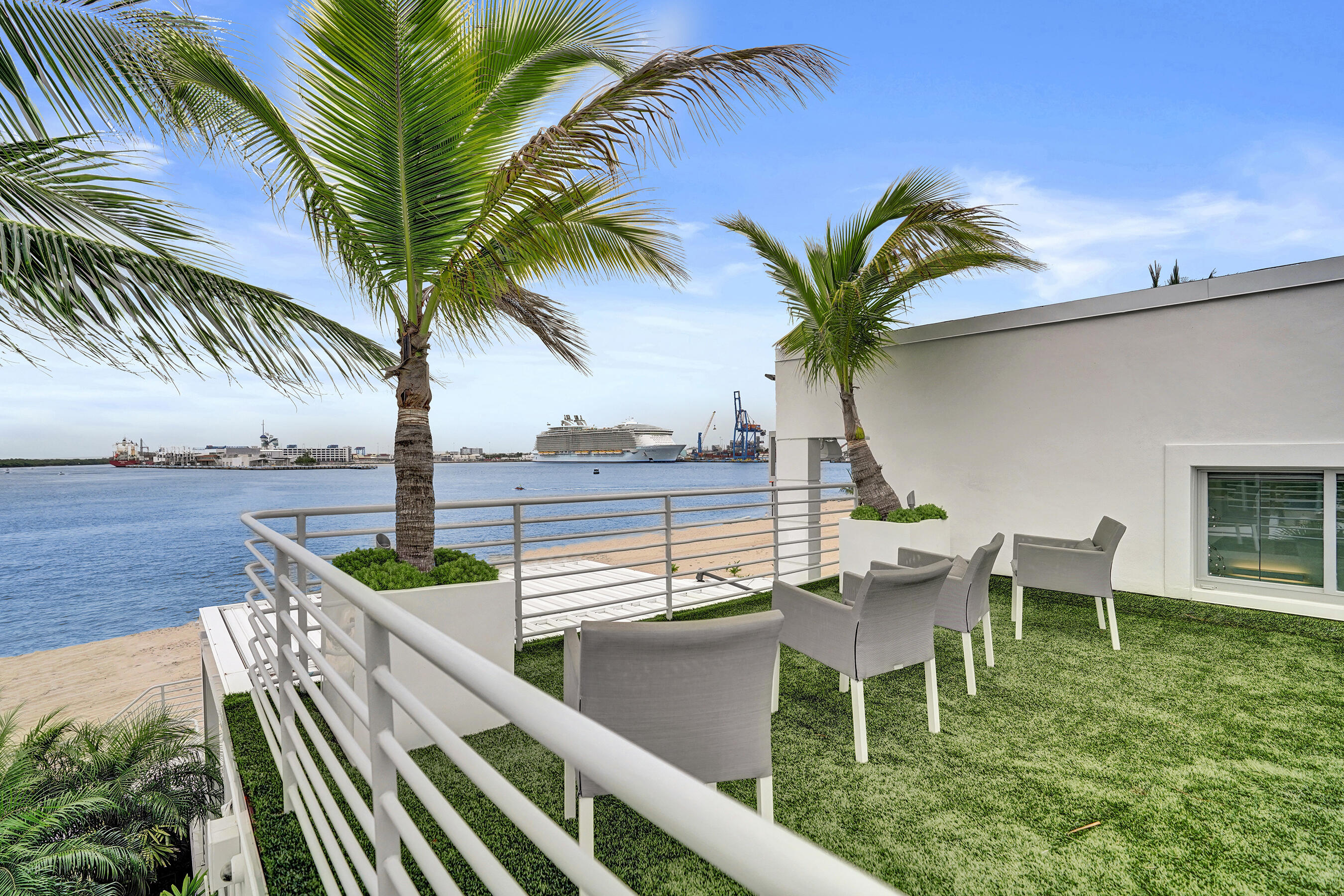 2200 SE 21st Fort Lauderdale, FL 33316