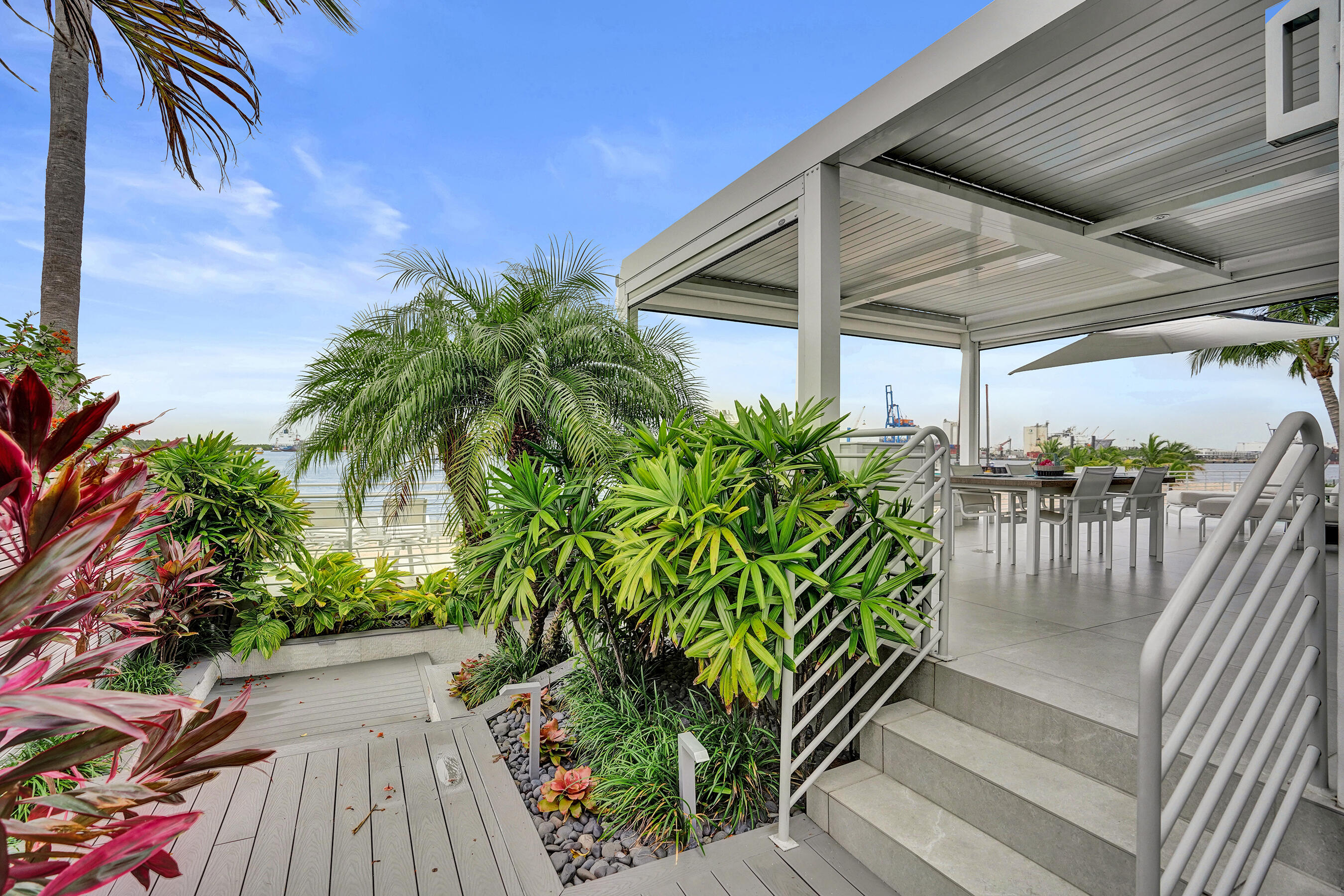 2200 SE 21st Fort Lauderdale, FL 33316