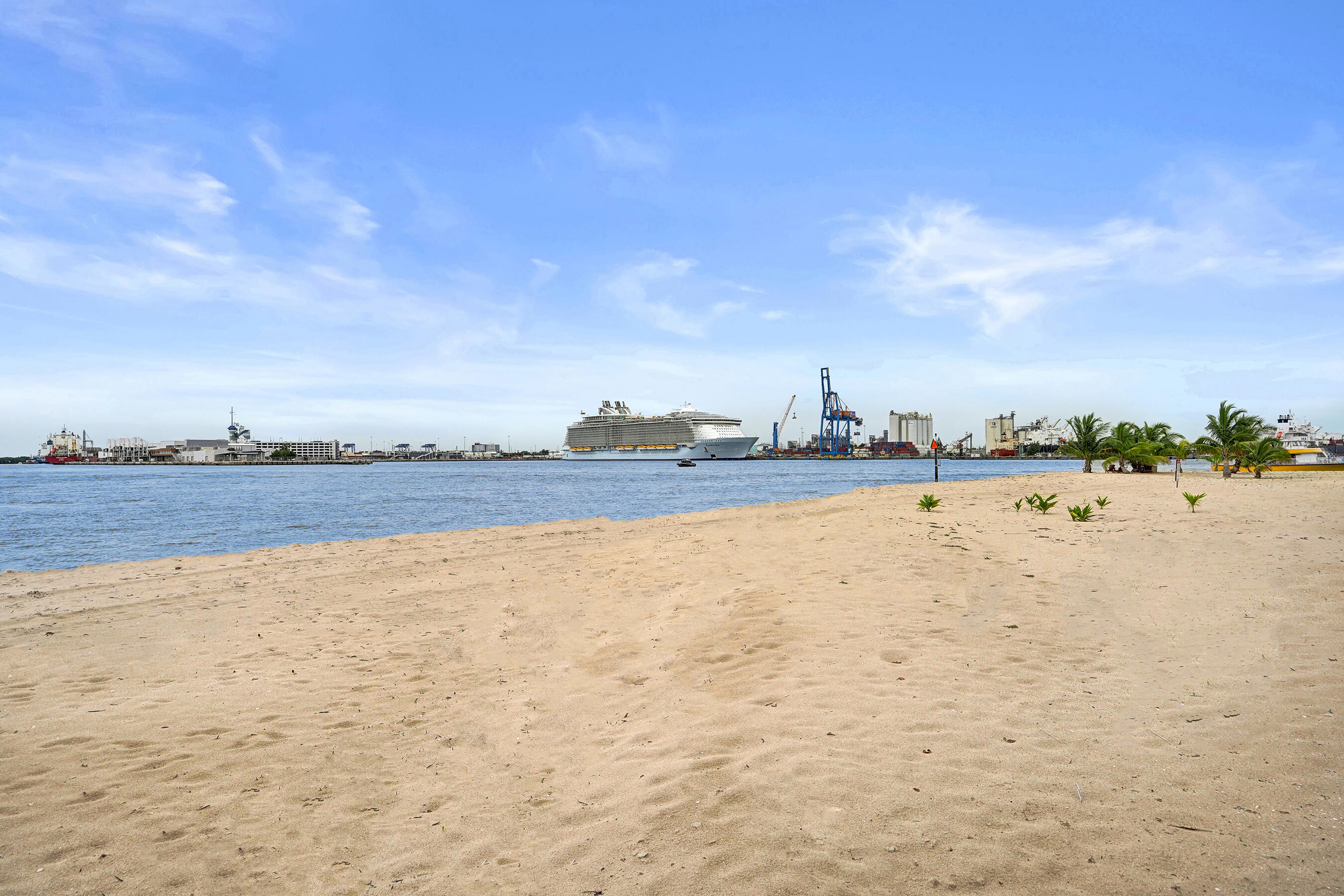 2200 SE 21st Fort Lauderdale, FL 33316
