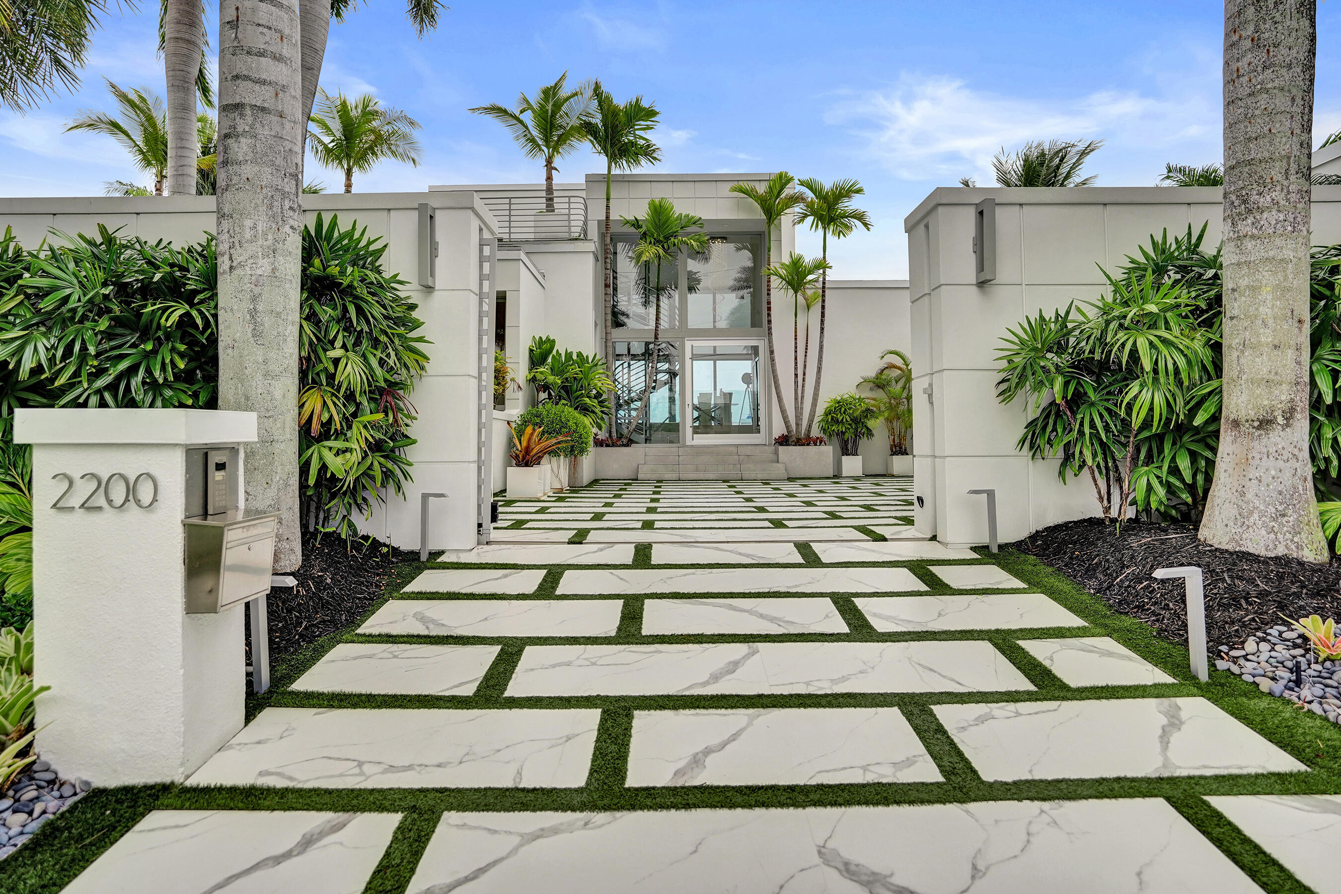 2200 SE 21st Fort Lauderdale, FL 33316