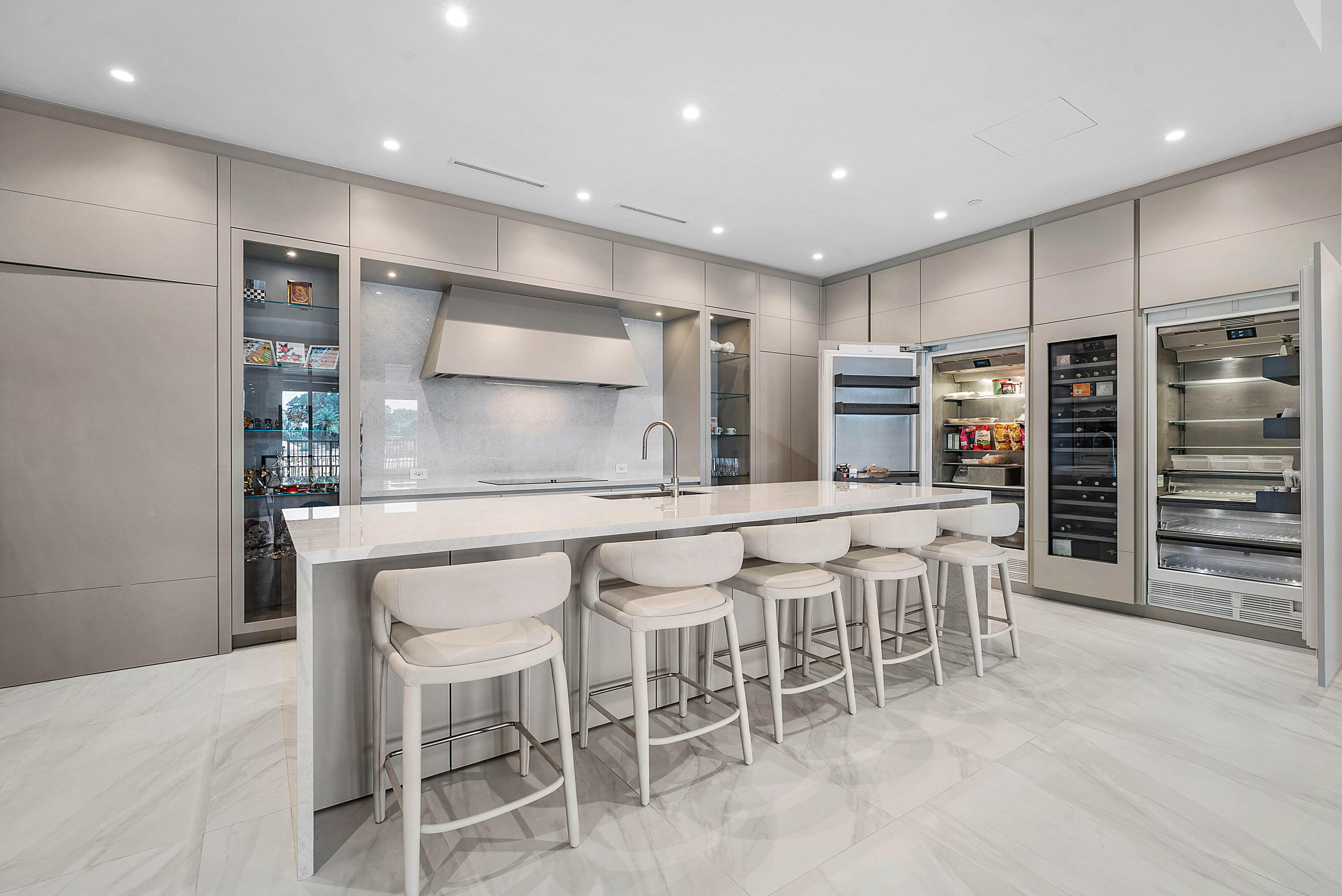 210 SE Mizner #101