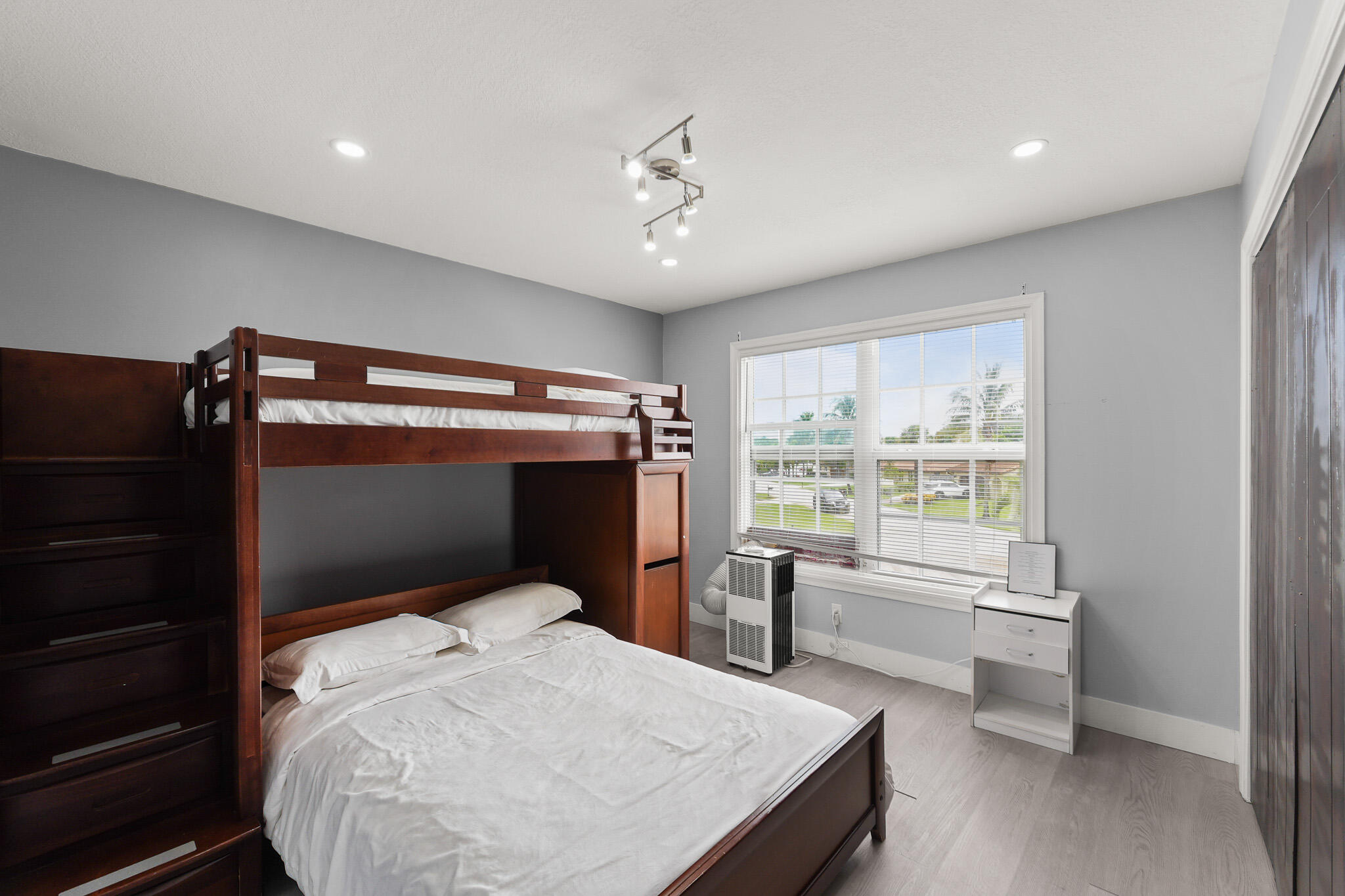 6785 Escondida Lake Clarke Shores, FL 33406