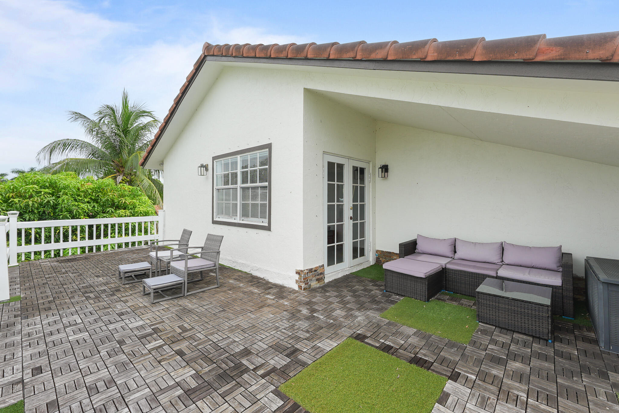 6785 Escondida Lake Clarke Shores, FL 33406