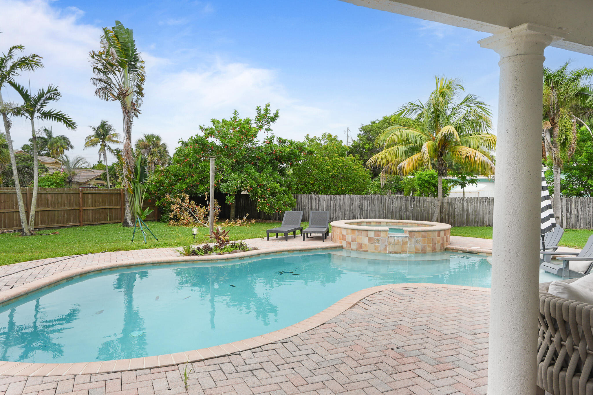 6785 Escondida Lake Clarke Shores, FL 33406
