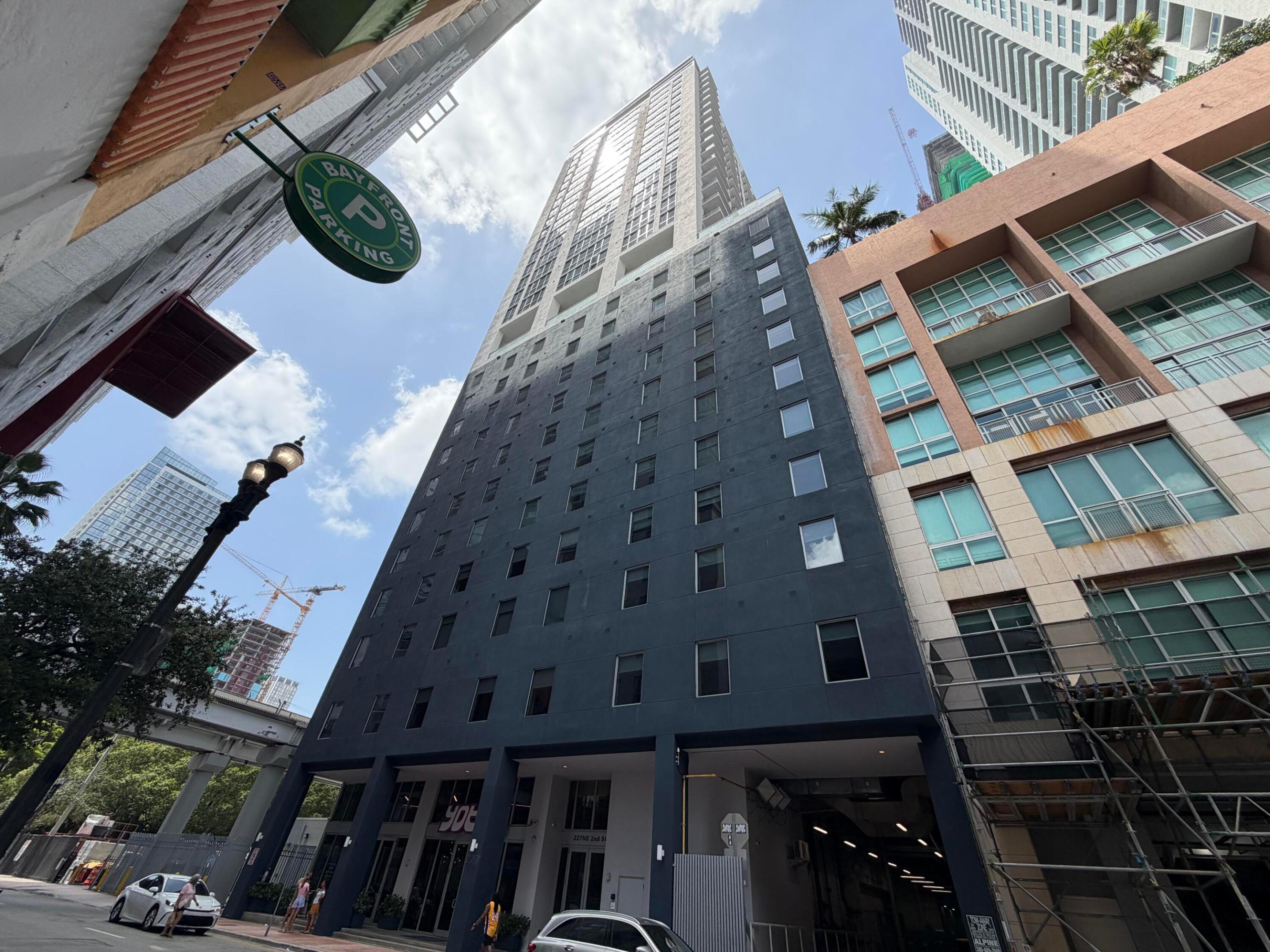 227 NE 2nd #Unit 1903