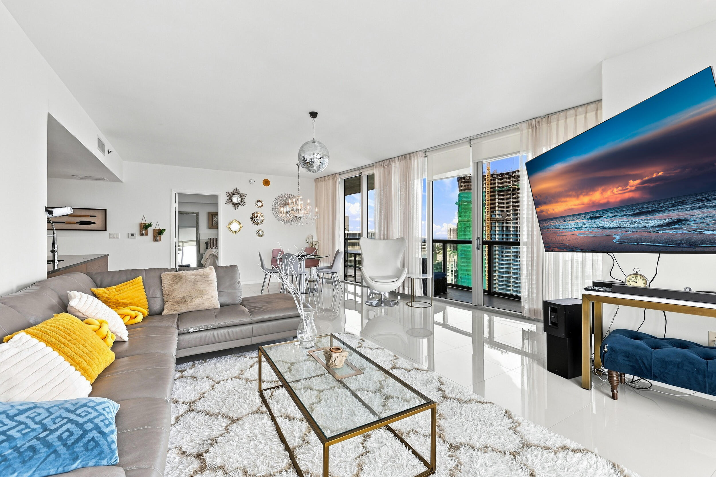 465 Brickell #5102 Miami, FL 33131