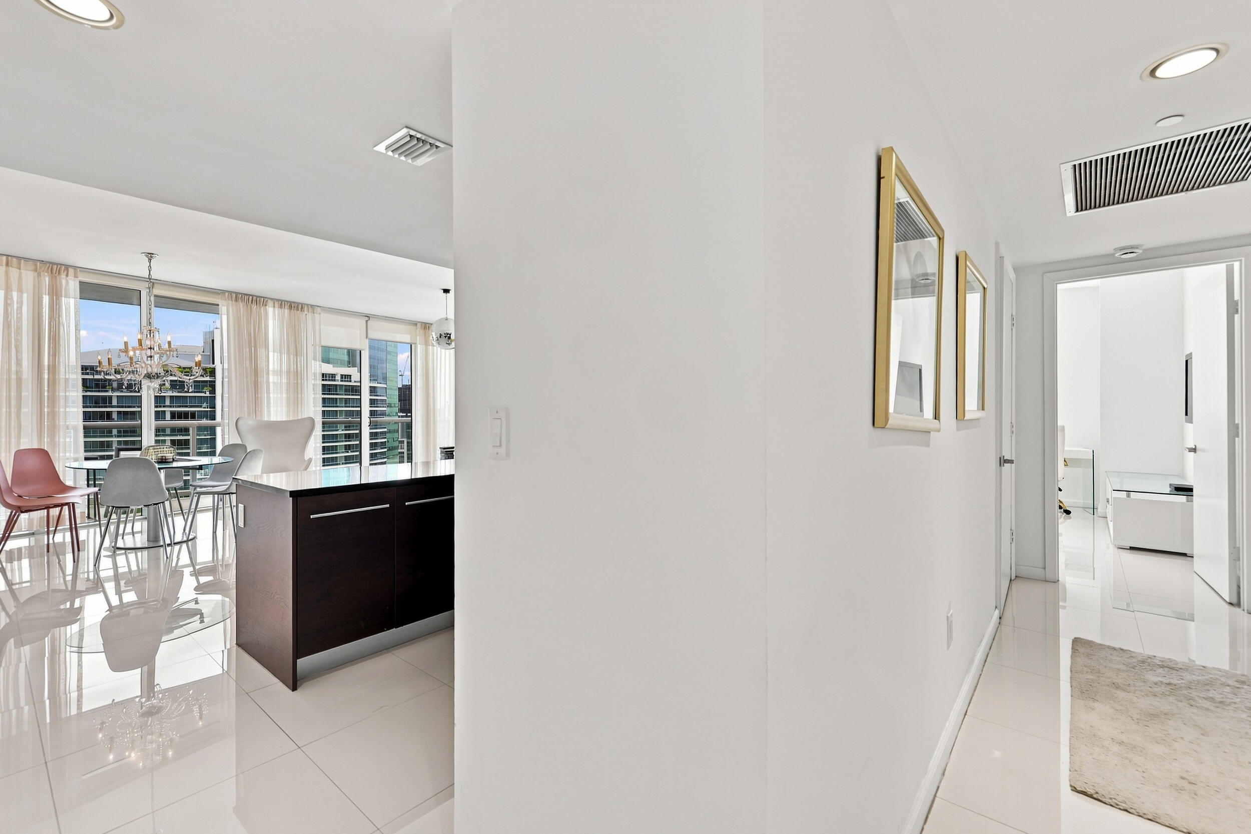 465 Brickell #5102 Miami, FL 33131