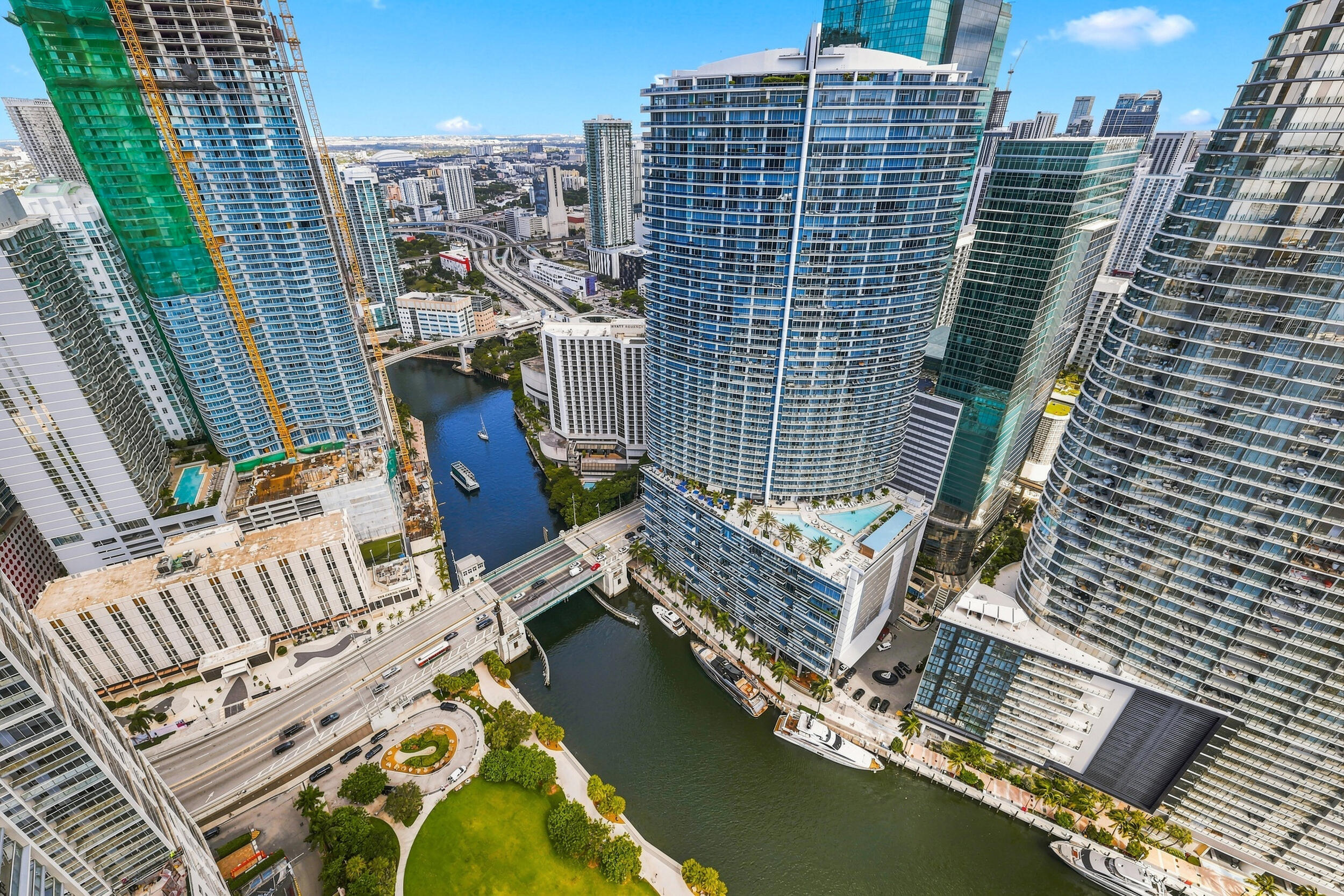 465 Brickell #5102 Miami, FL 33131