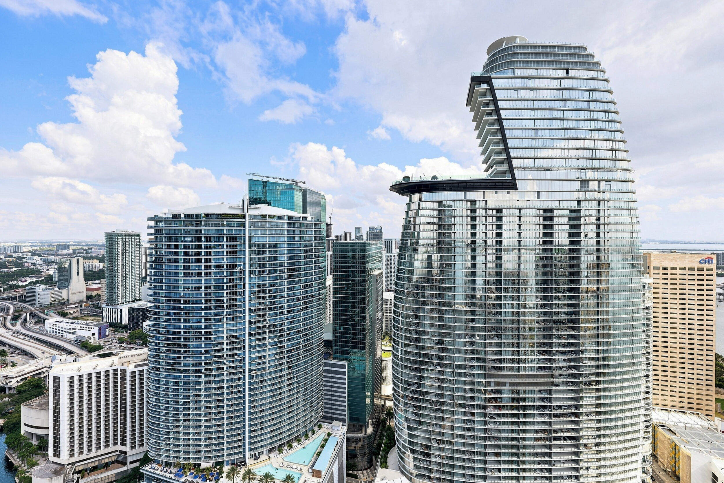 465 Brickell #5102 Miami, FL 33131