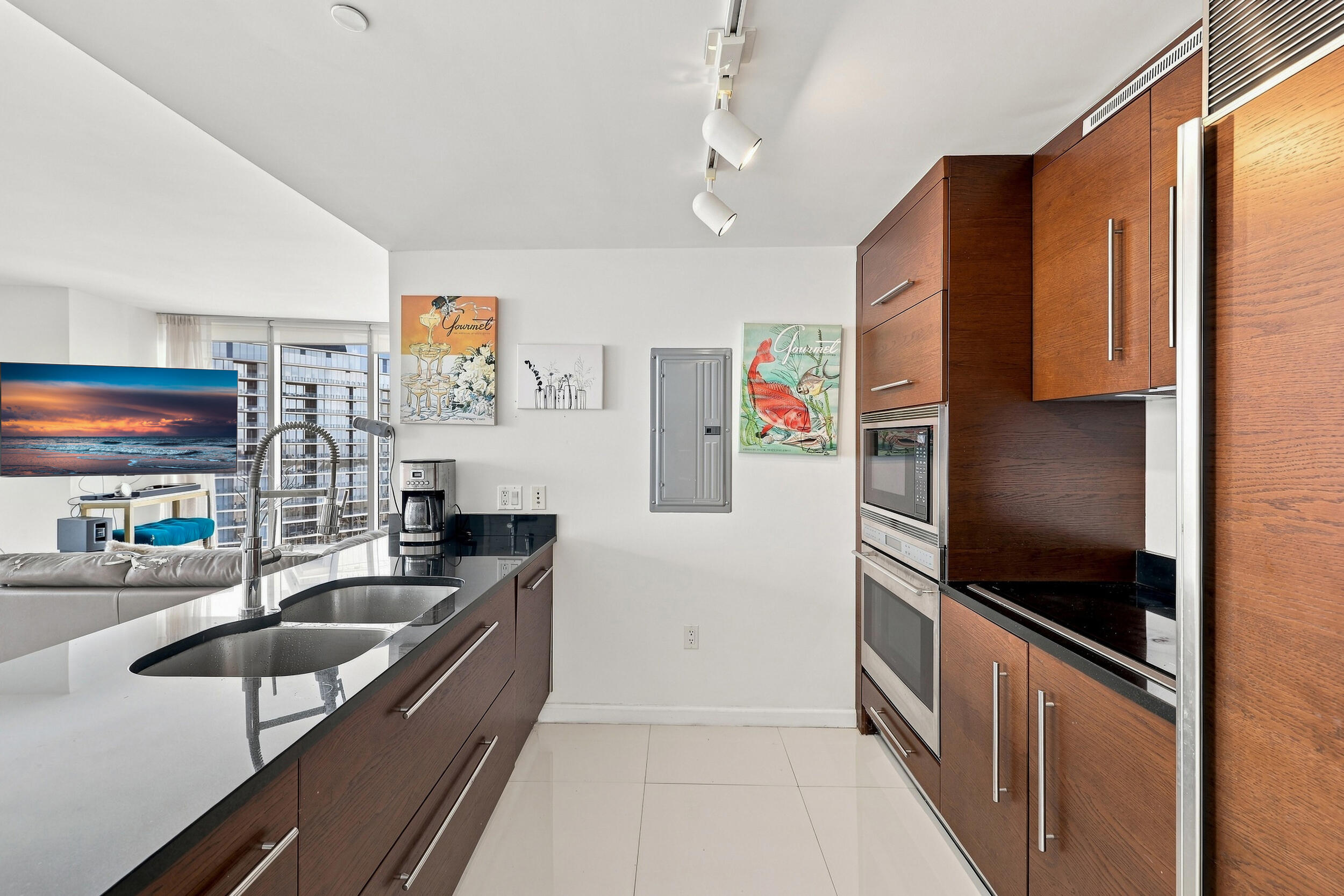 465 Brickell #5102 Miami, FL 33131