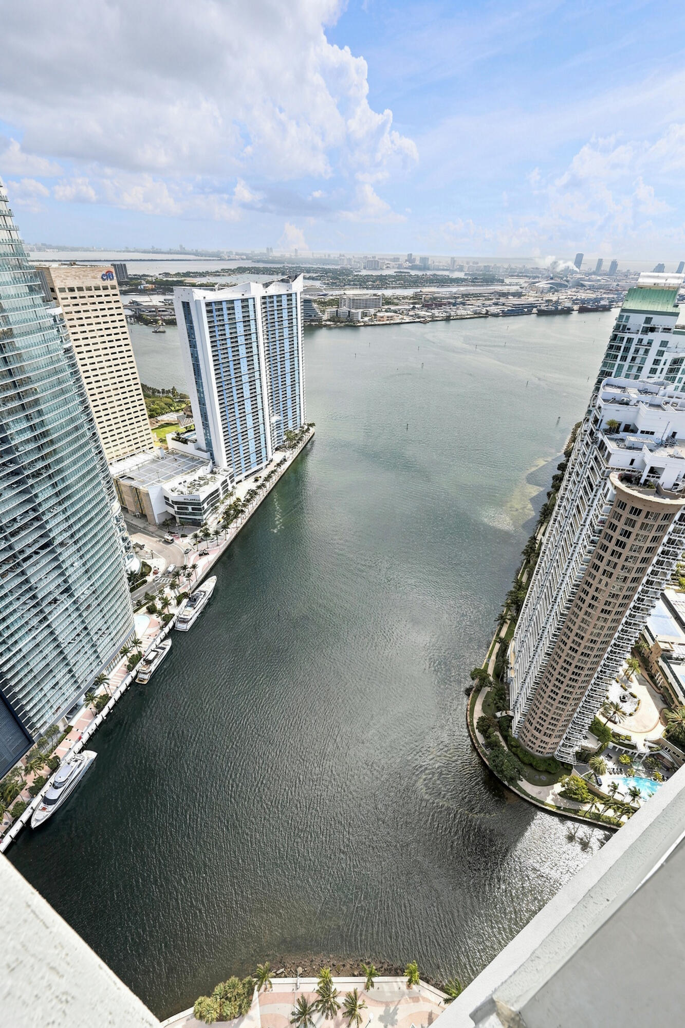465 Brickell #5102 Miami, FL 33131