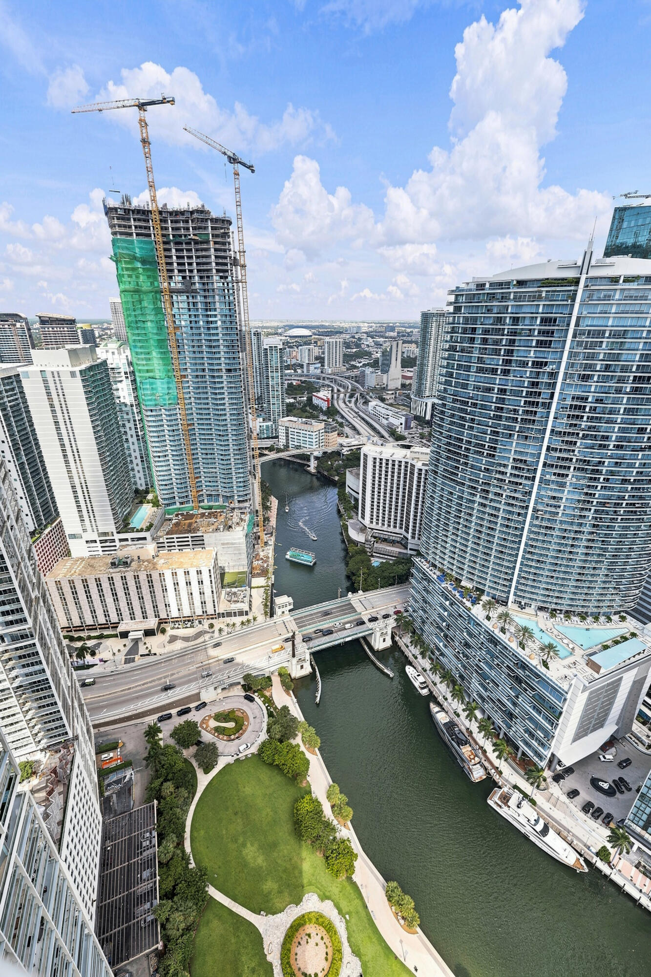 465 Brickell #5102 Miami, FL 33131