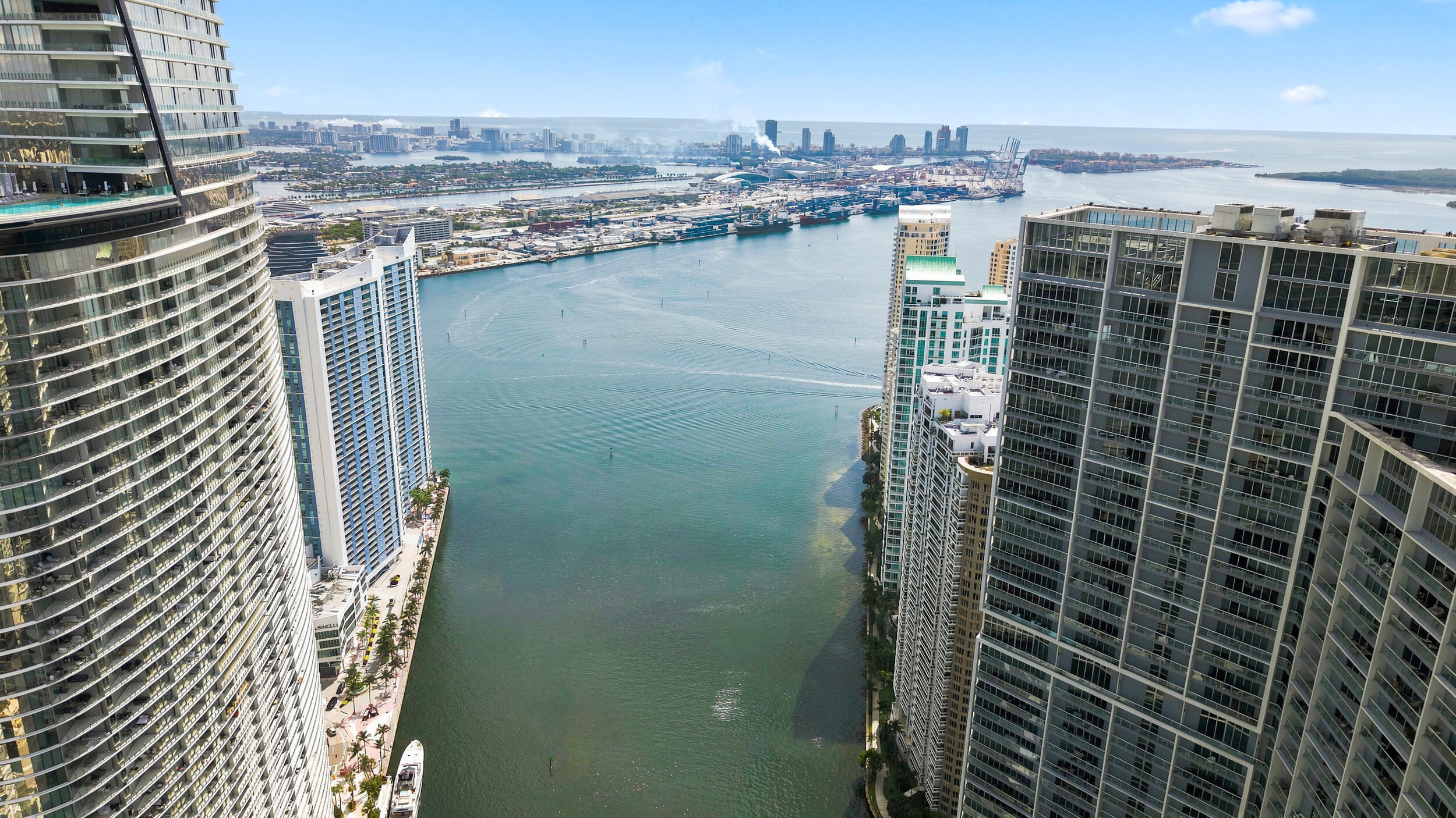 465 Brickell #5102 Miami, FL 33131