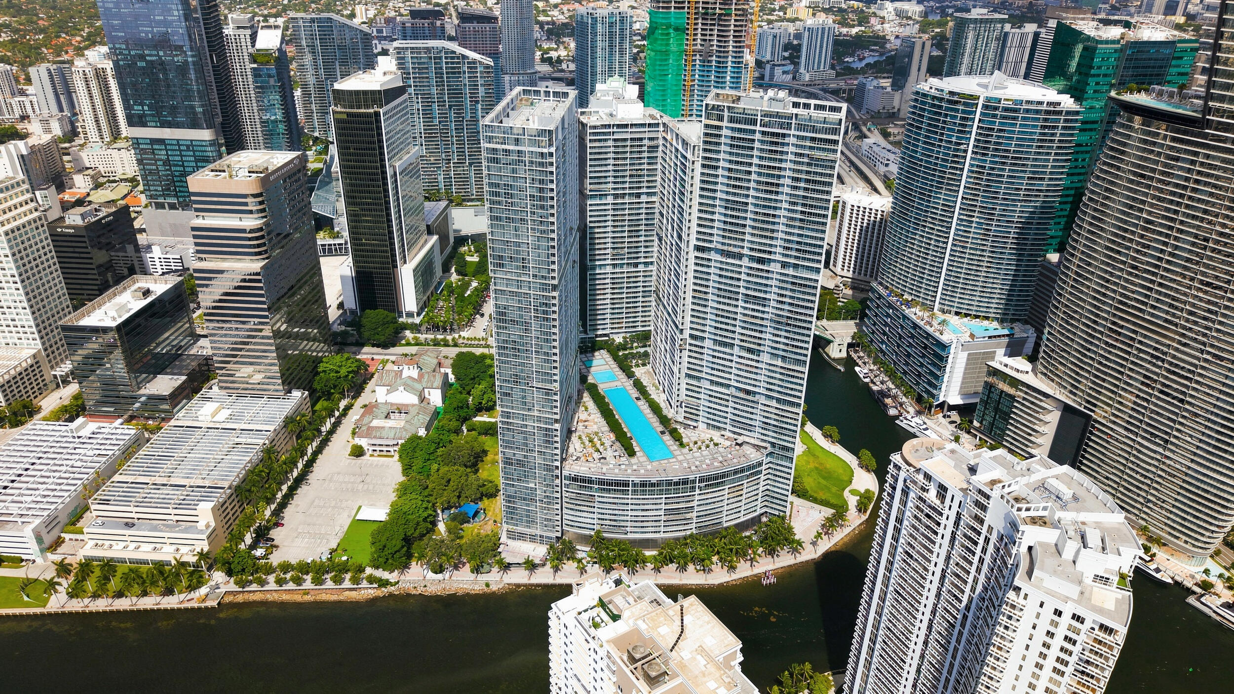 465 Brickell #5102 Miami, FL 33131