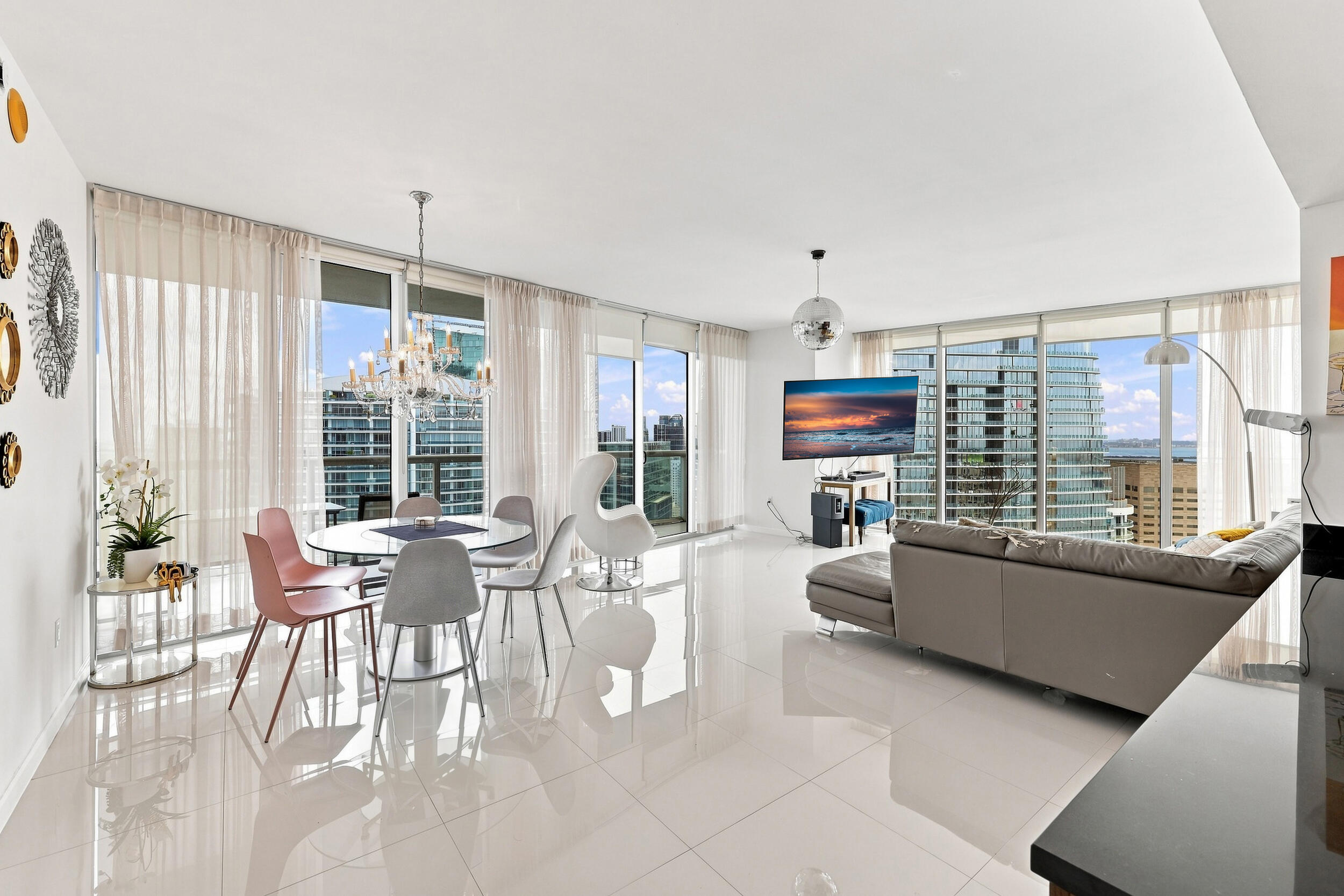 465 Brickell #5102 Miami, FL 33131