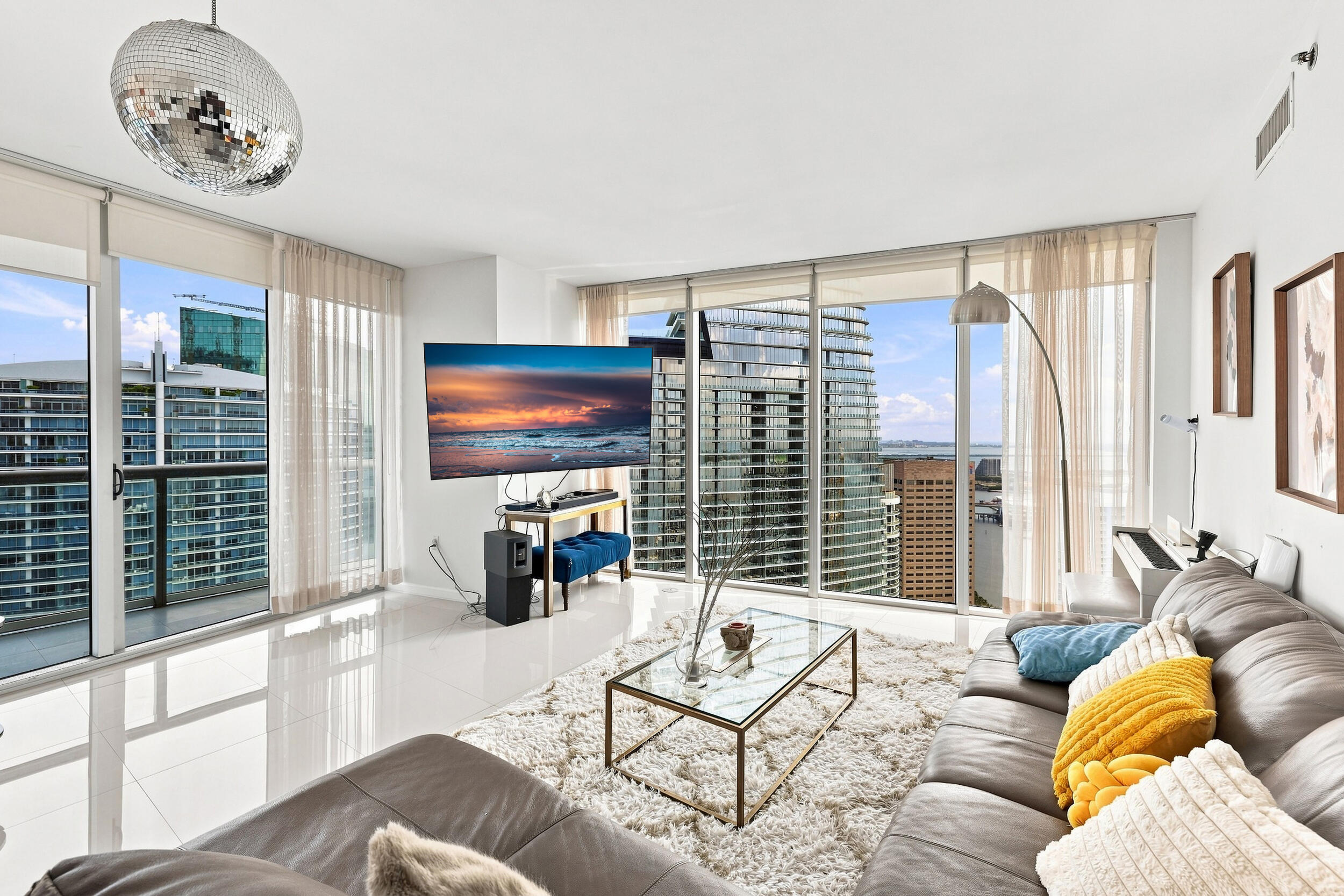 465 Brickell #5102 Miami, FL 33131