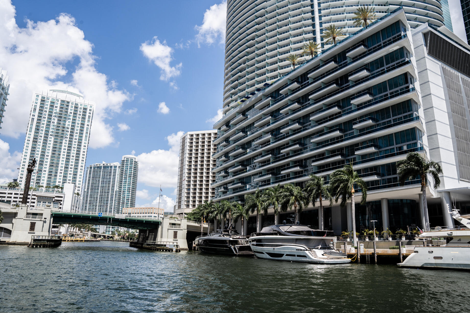 465 Brickell #5102 Miami, FL 33131