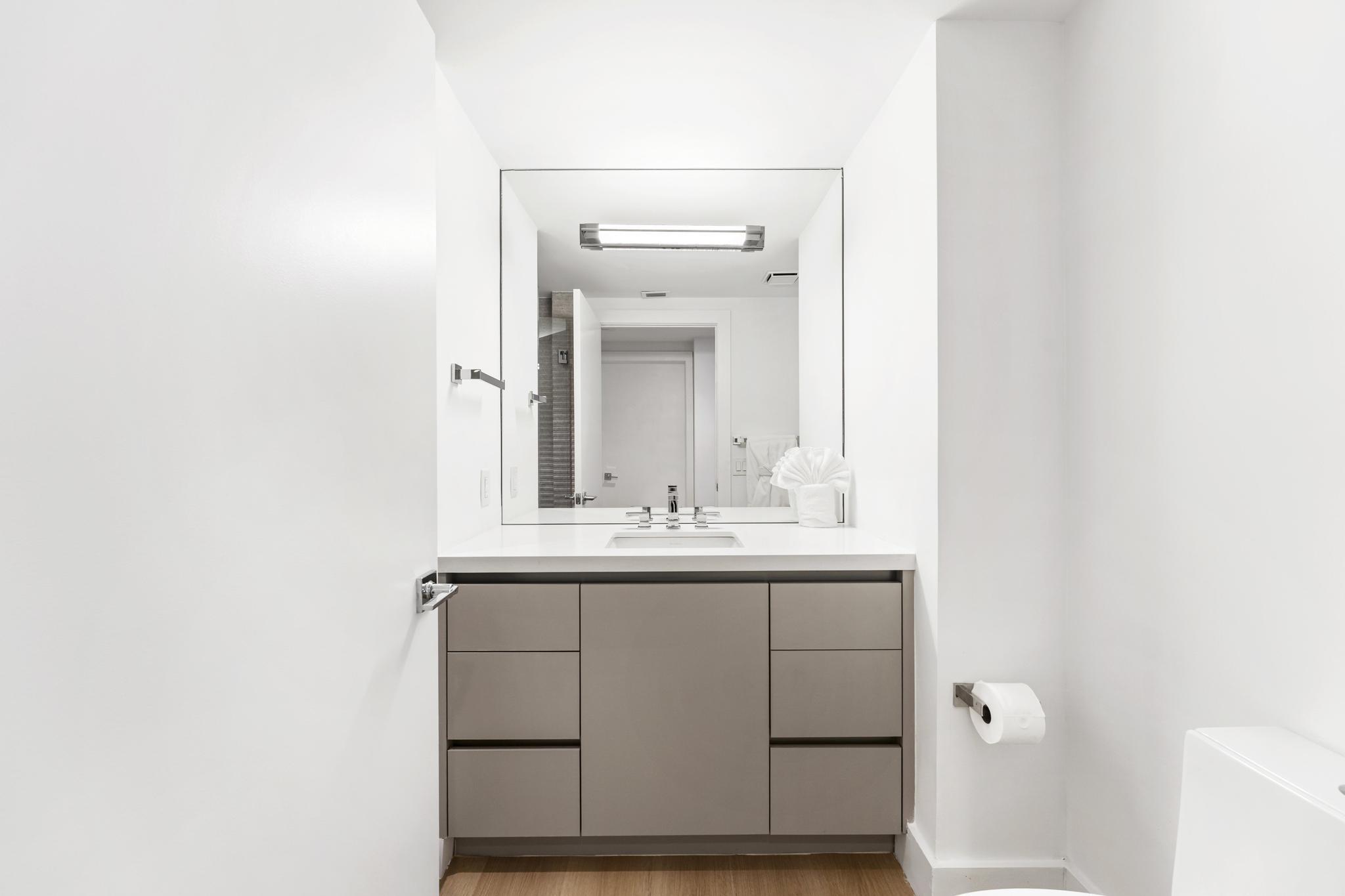 2000 Island #903 Aventura, FL 33160
