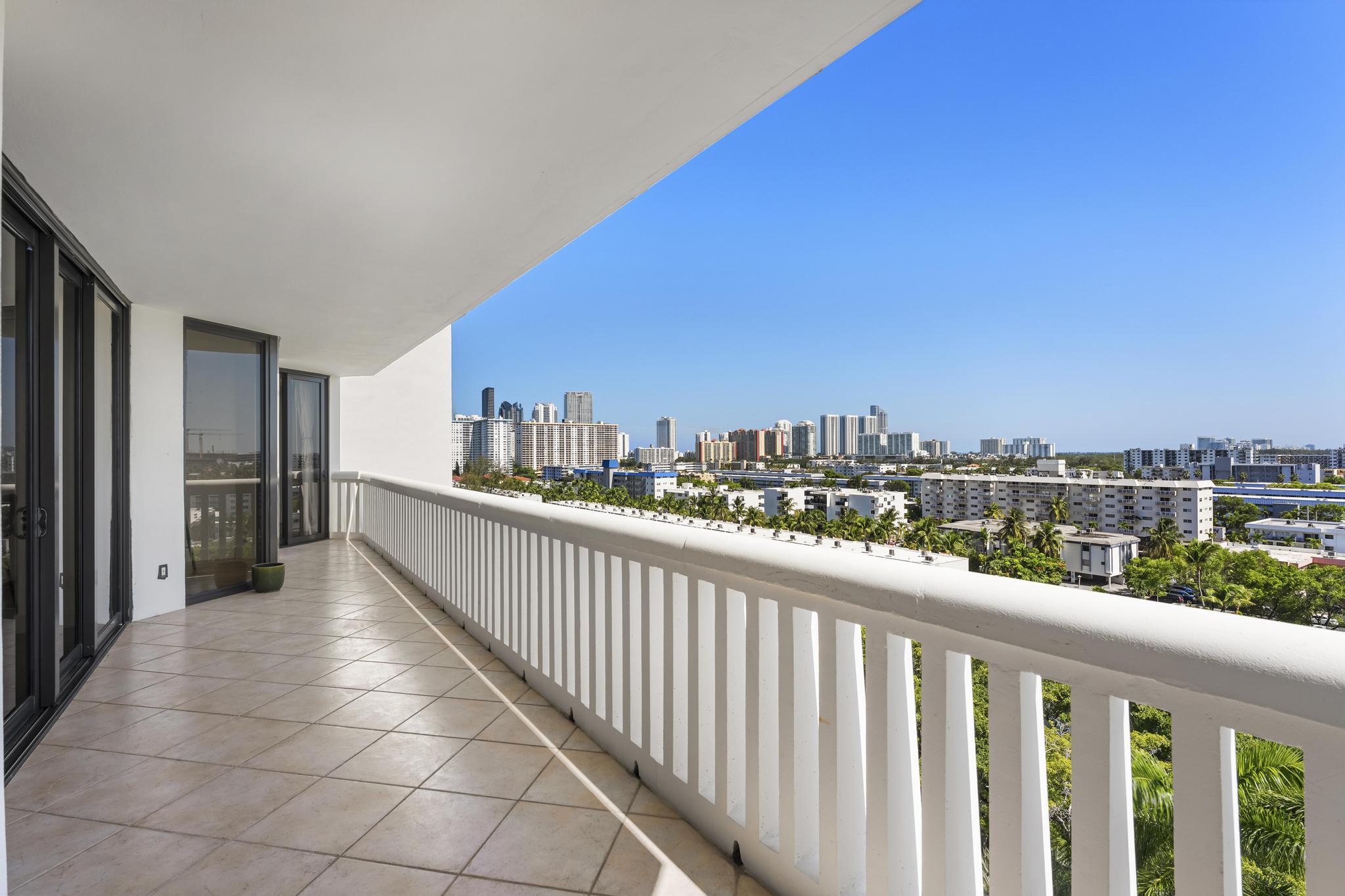 2000 Island #903 Aventura, FL 33160