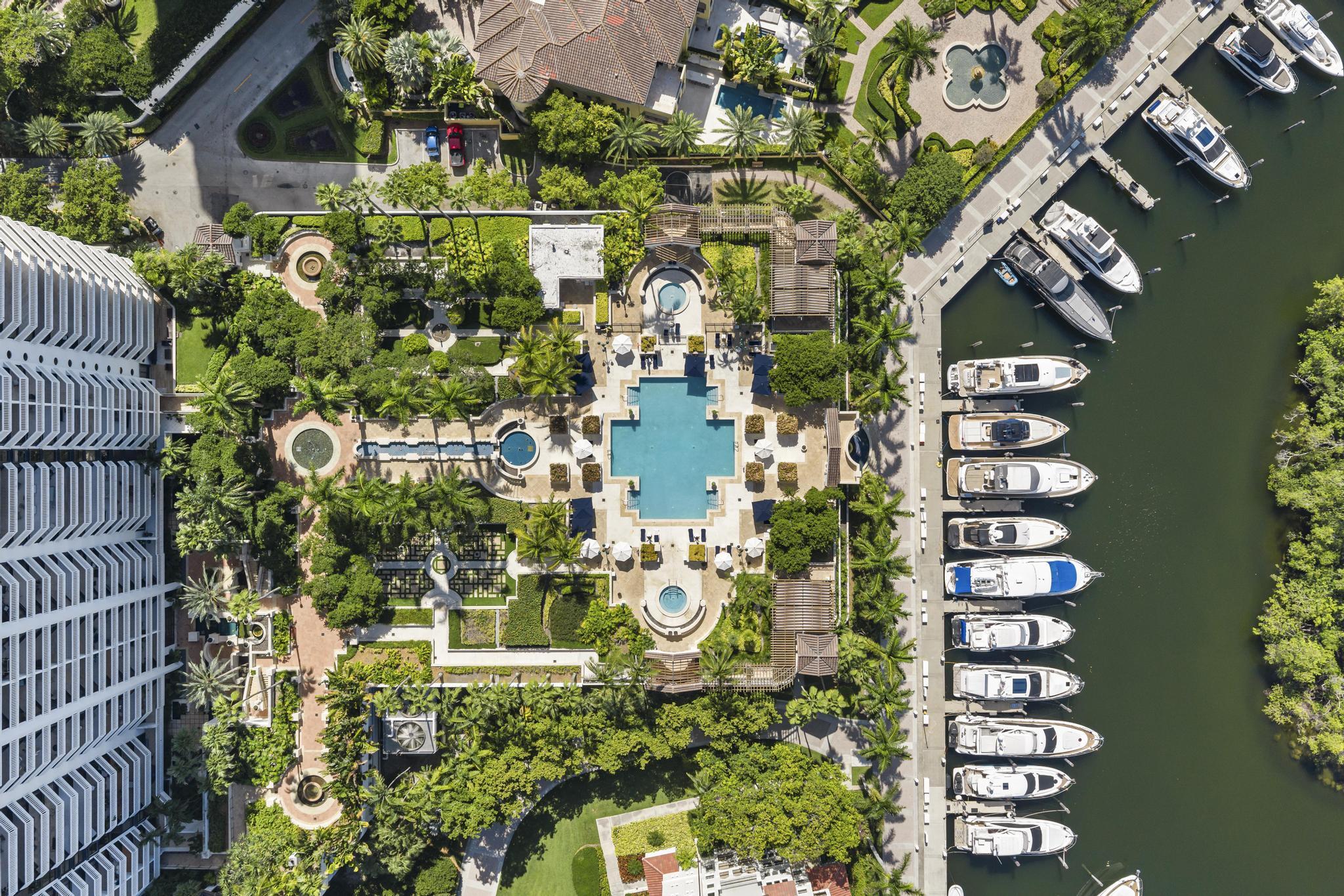 2000 Island #903 Aventura, FL 33160