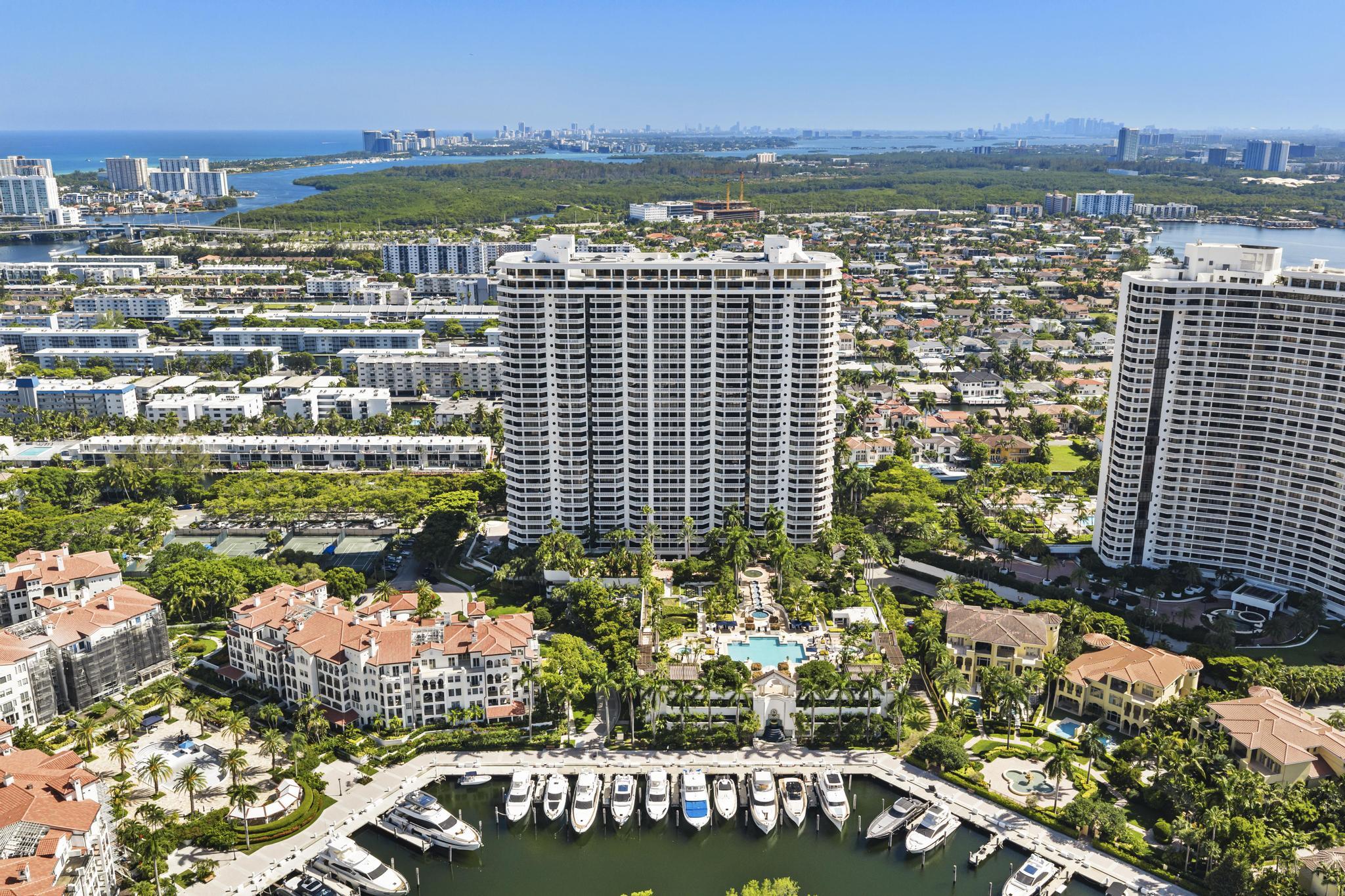2000 Island #903 Aventura, FL 33160