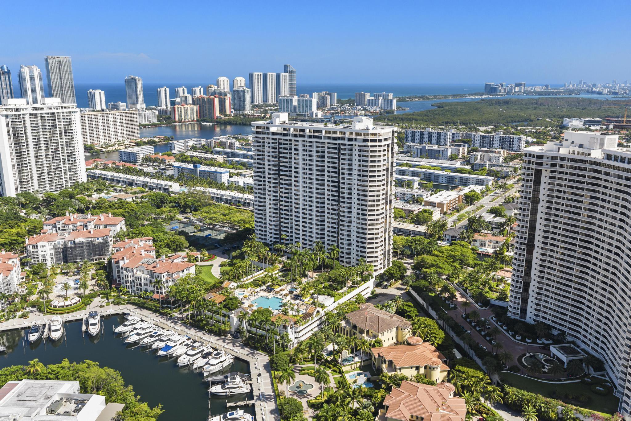 2000 Island #903 Aventura, FL 33160