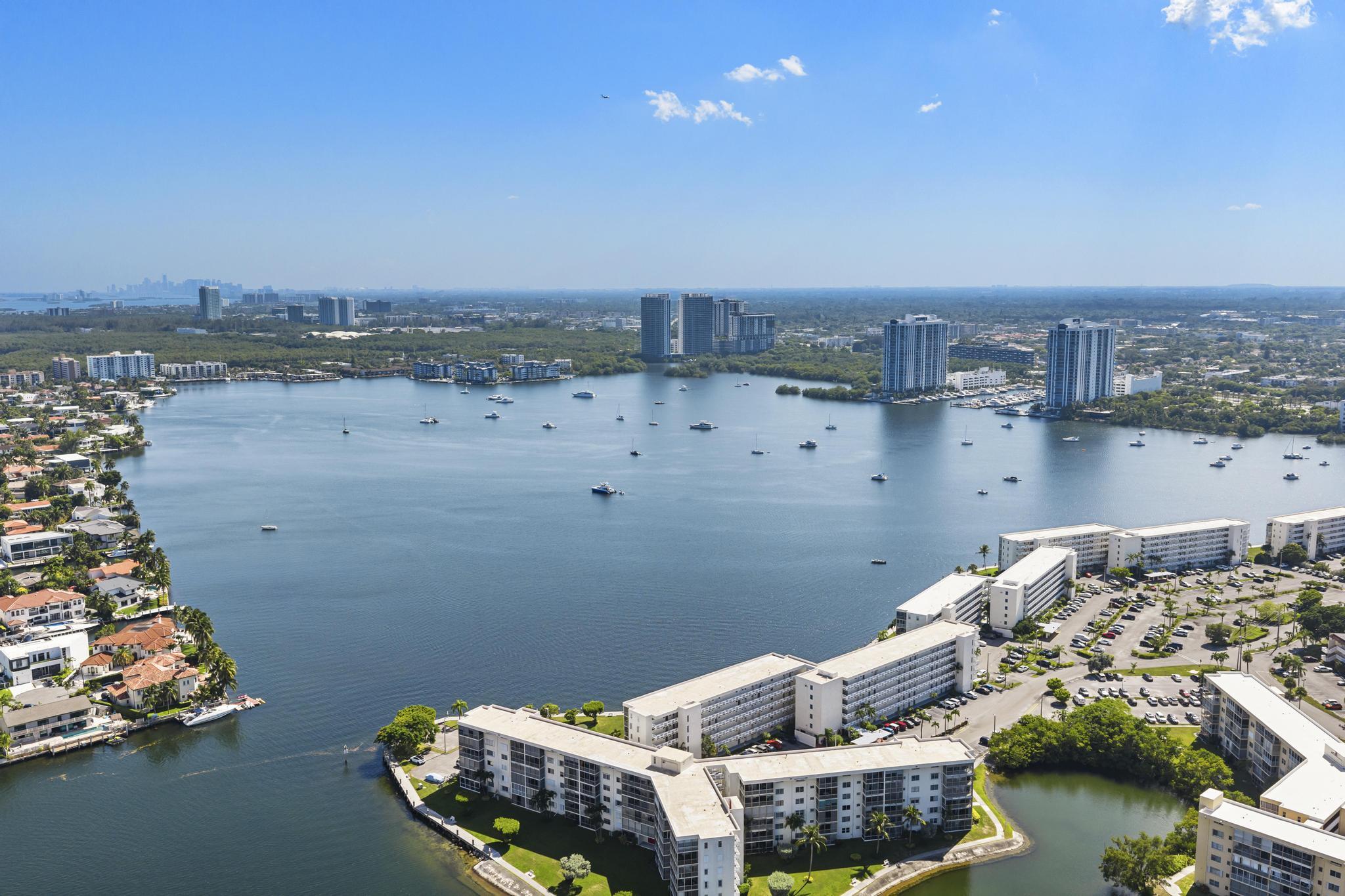 2000 Island #903 Aventura, FL 33160