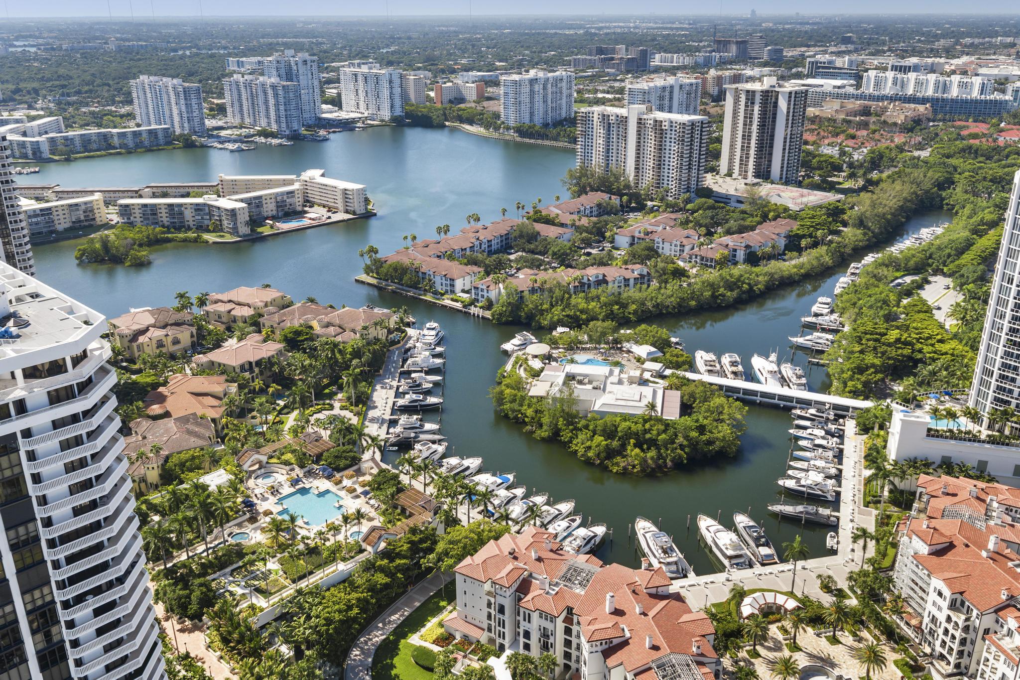 2000 Island #903 Aventura, FL 33160