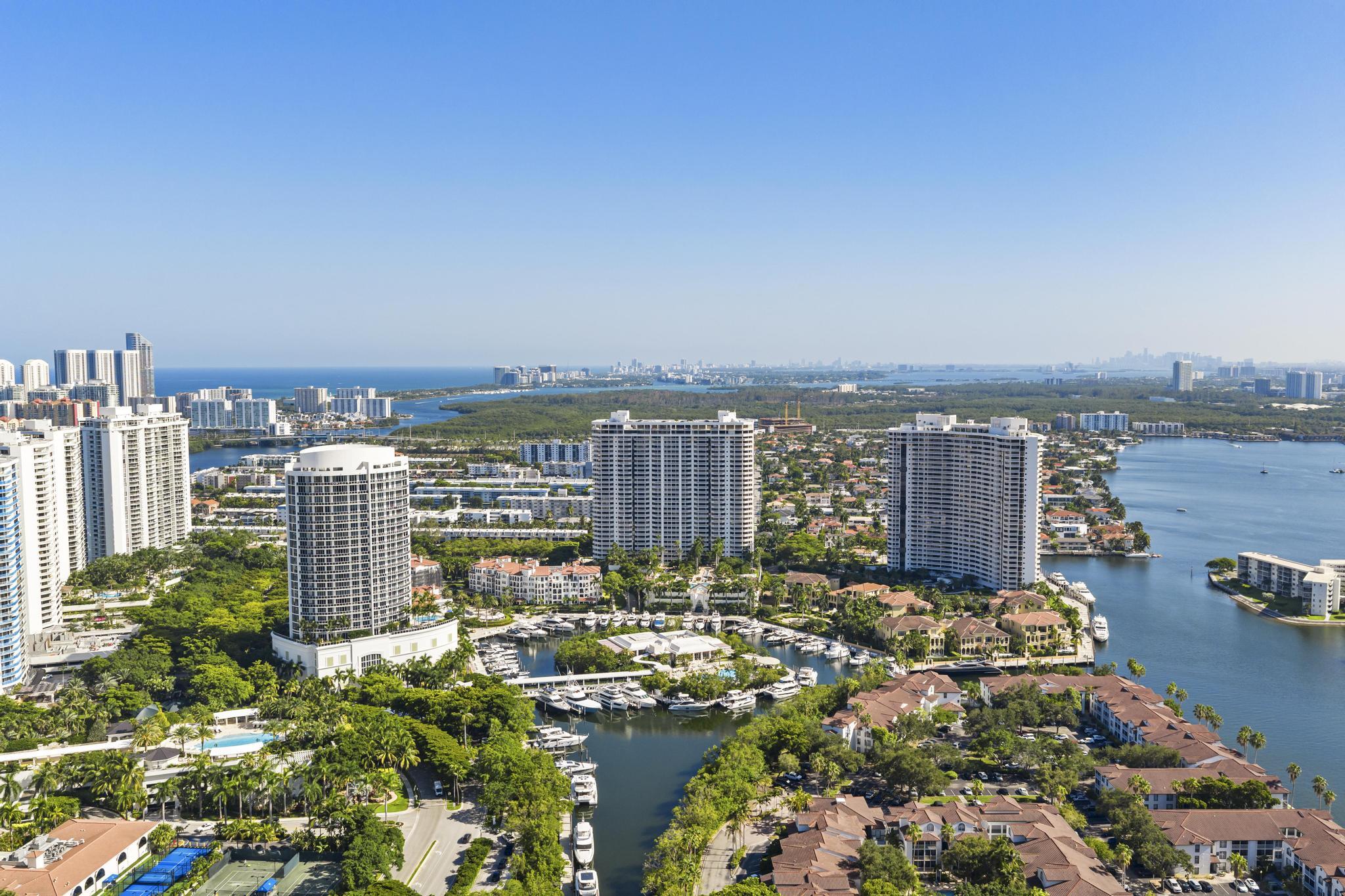 2000 Island #903 Aventura, FL 33160