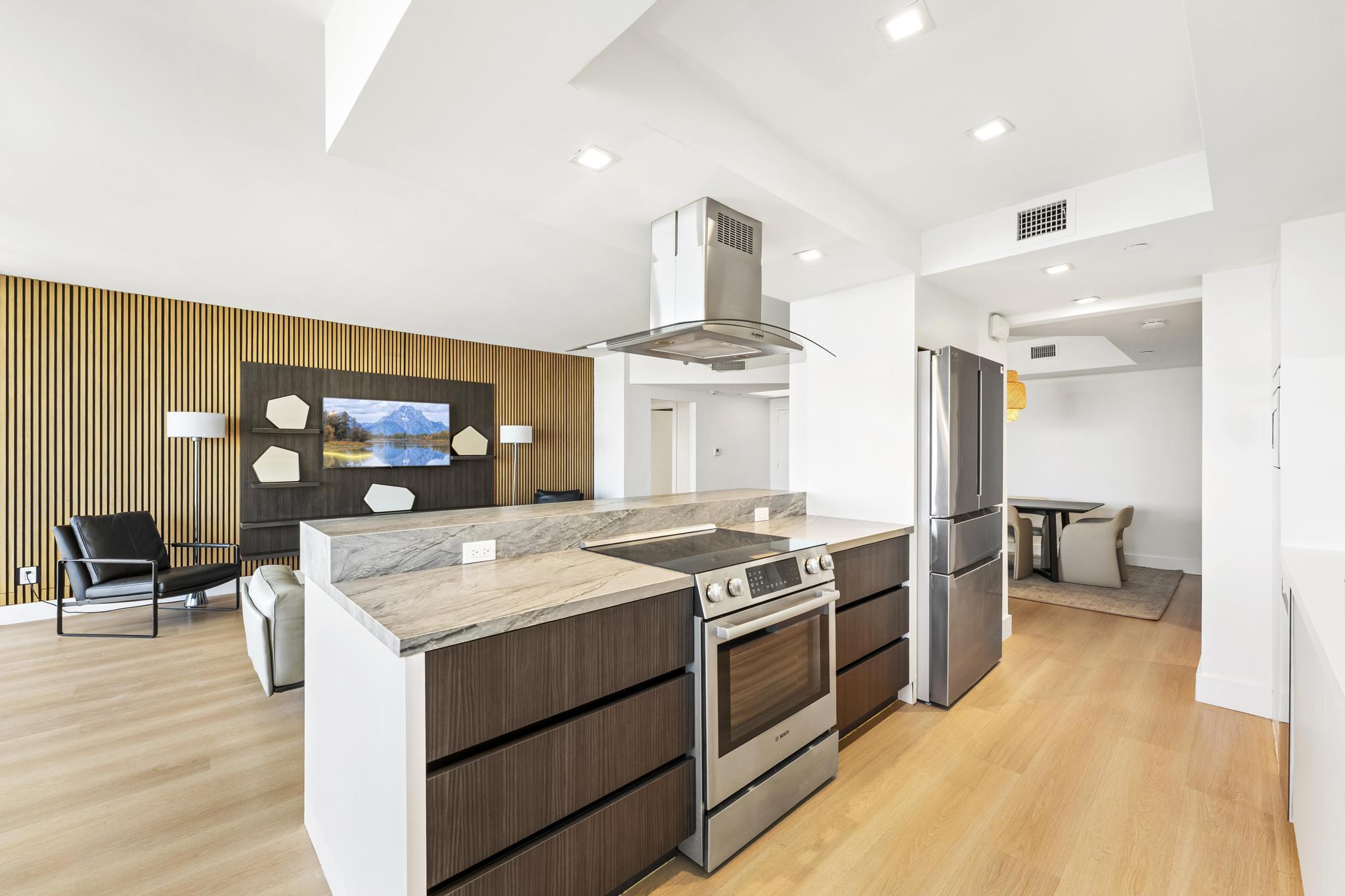 2000 Island #903 Aventura, FL 33160