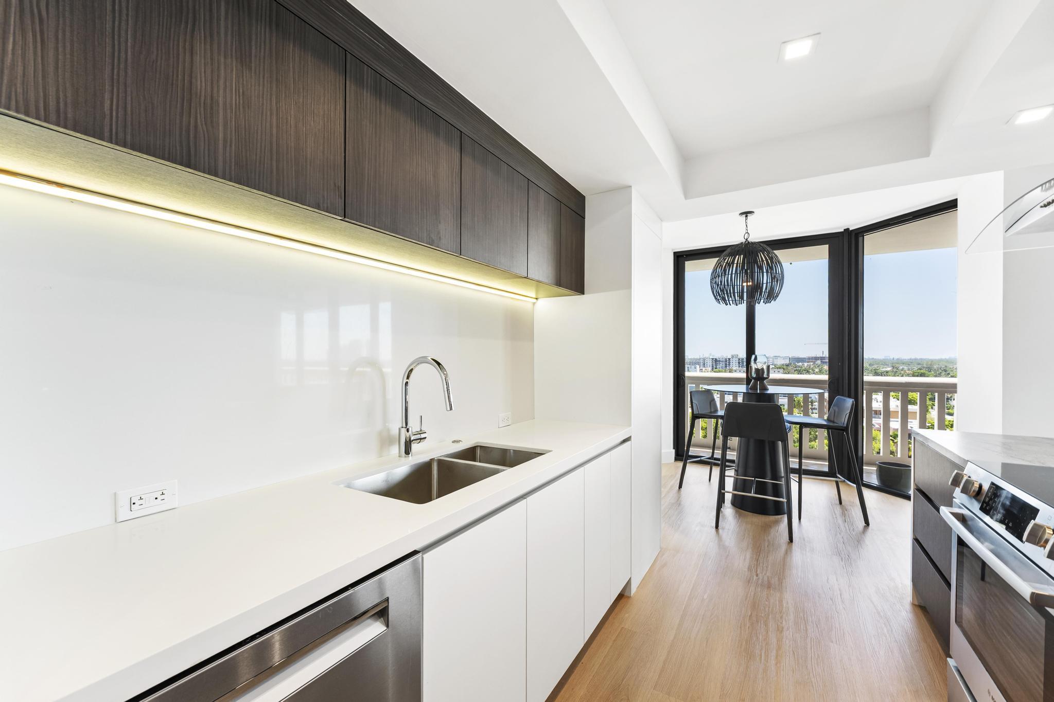 2000 Island #903 Aventura, FL 33160