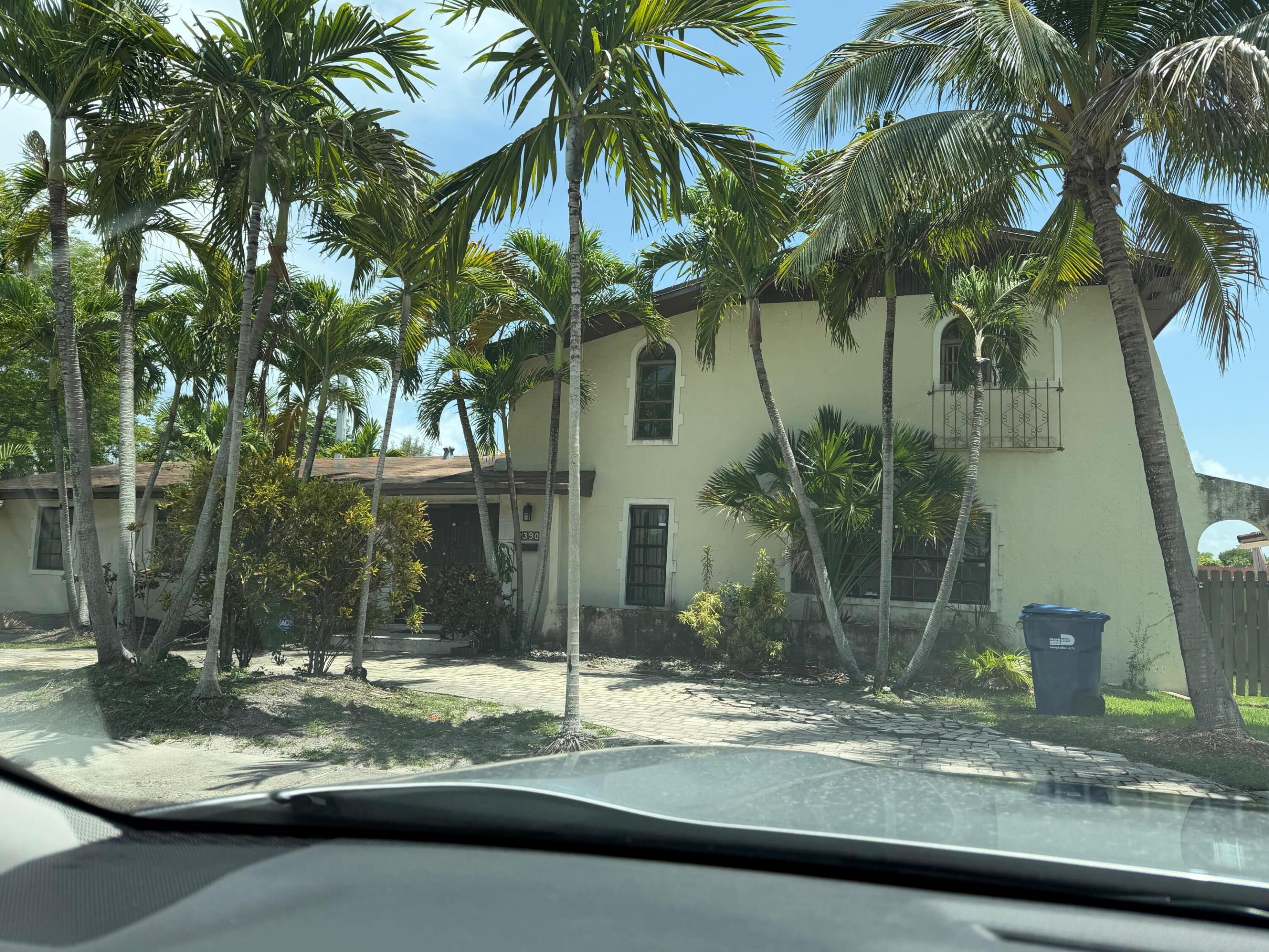 2390 NE 199th St Aventura, FL 33180
