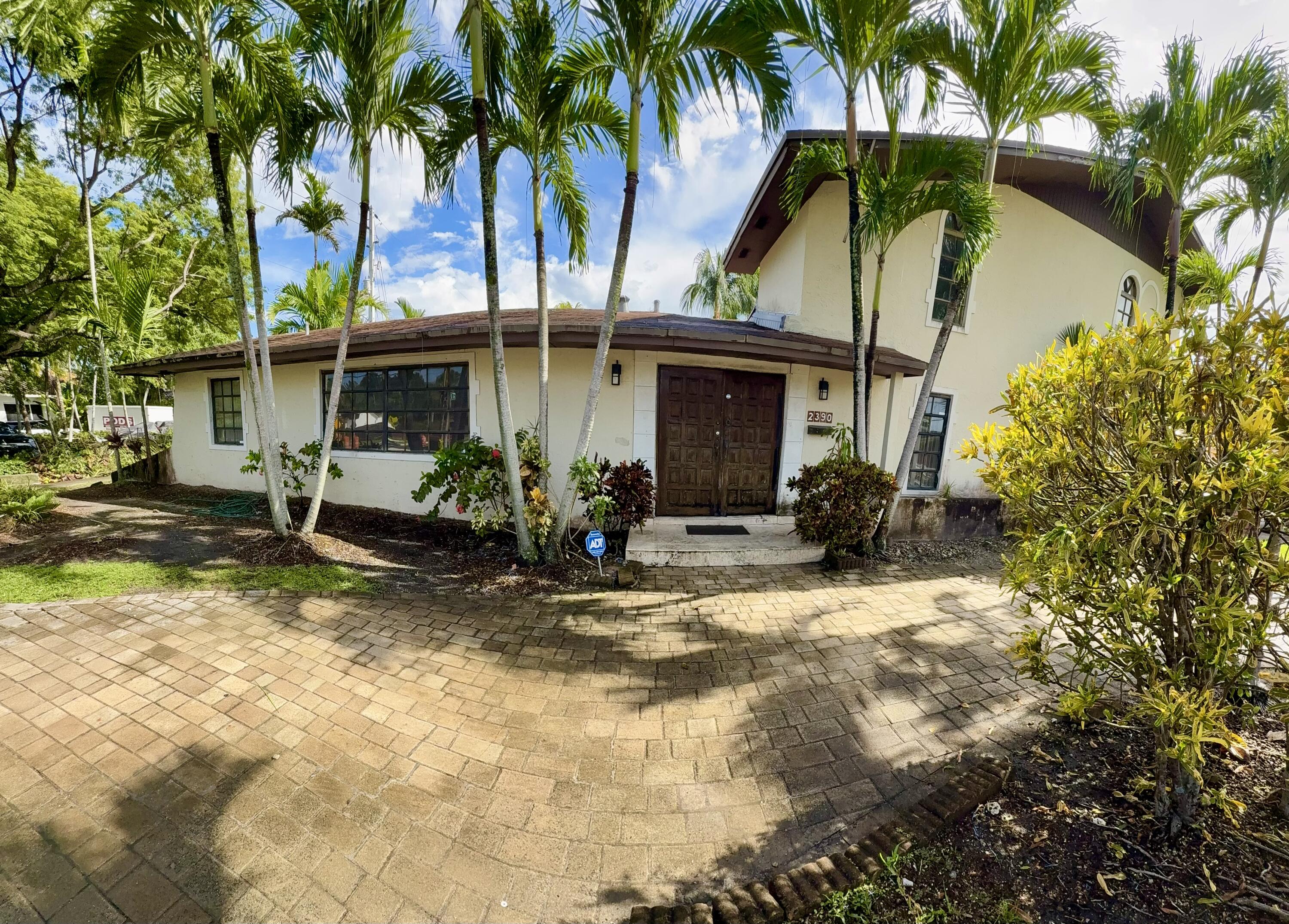 2390 NE 199th St Aventura, FL 33180