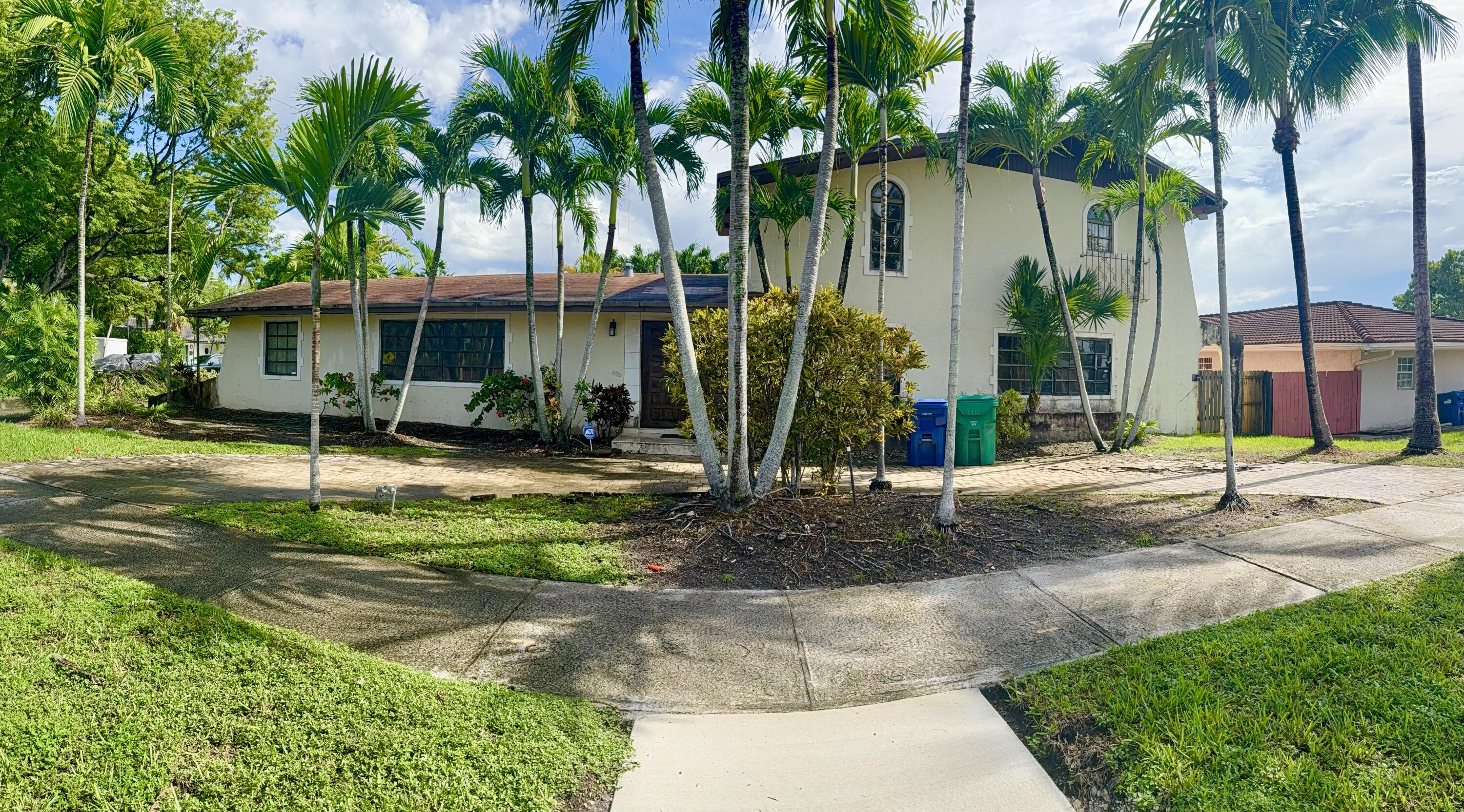 2390 NE 199th St Aventura, FL 33180