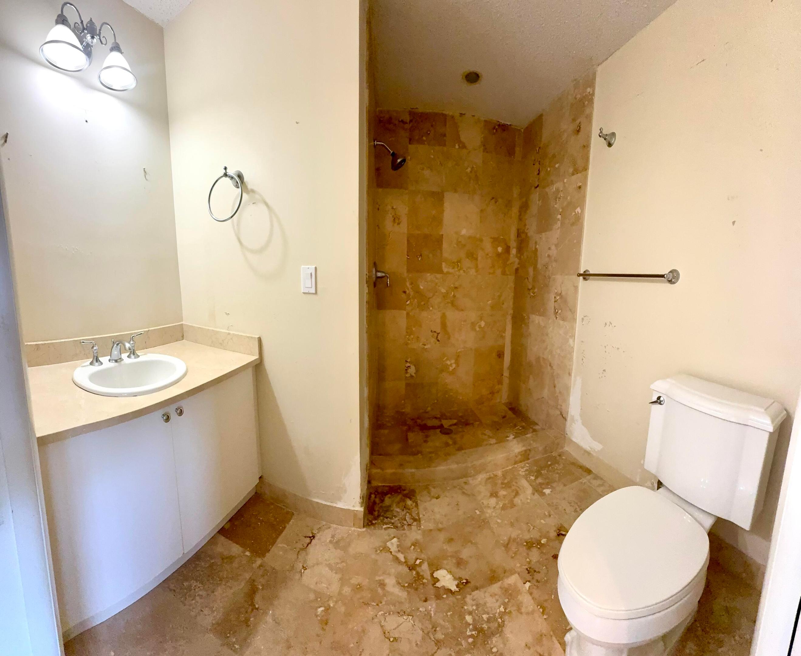 2390 NE 199th St Aventura, FL 33180