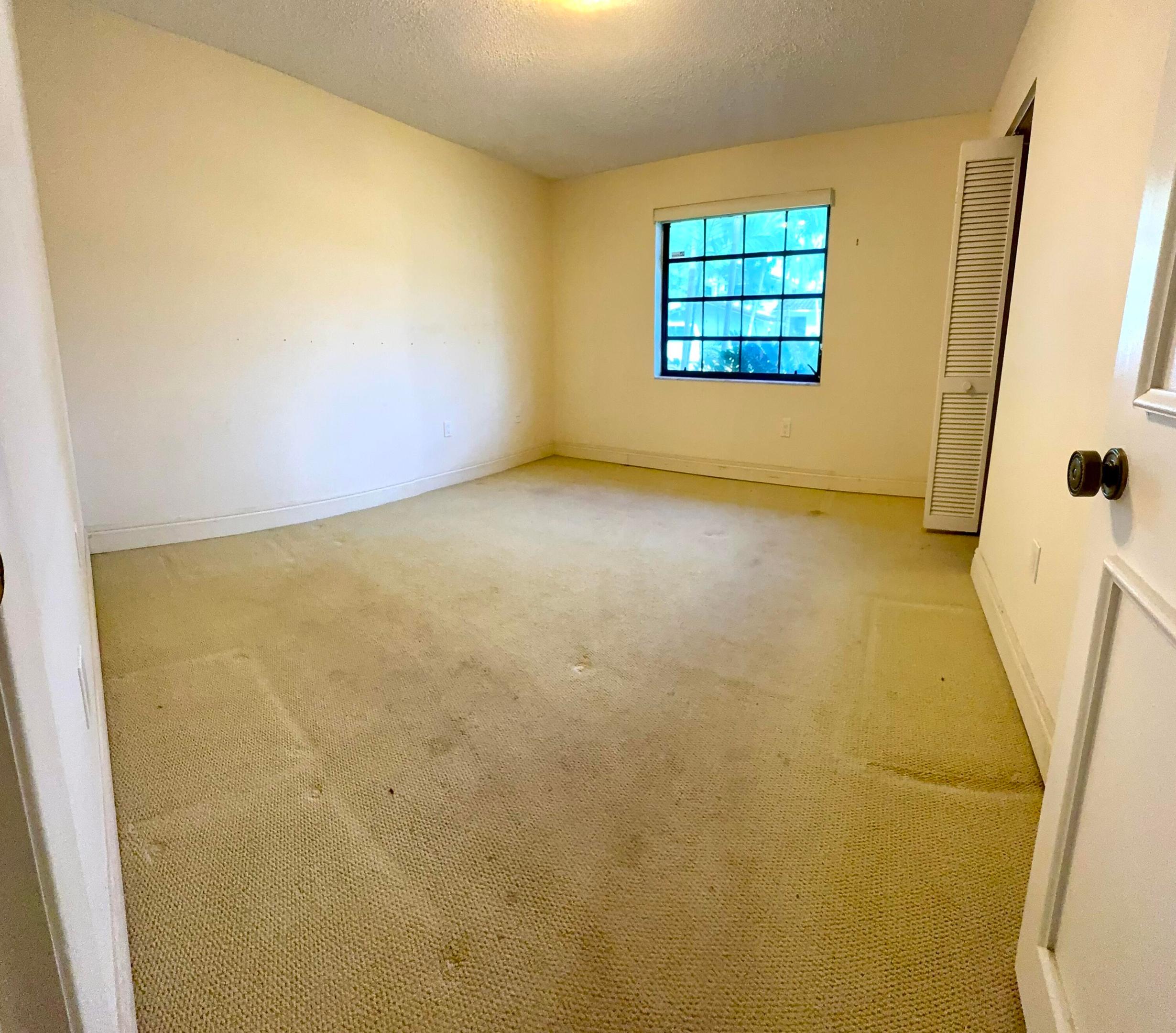 2390 NE 199th St Aventura, FL 33180
