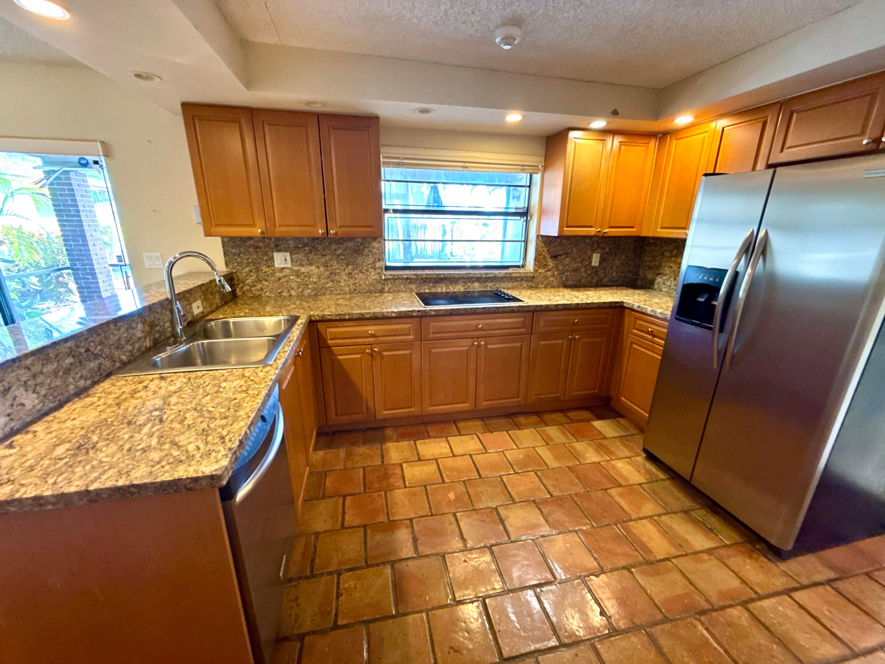 2390 NE 199th St Aventura, FL 33180