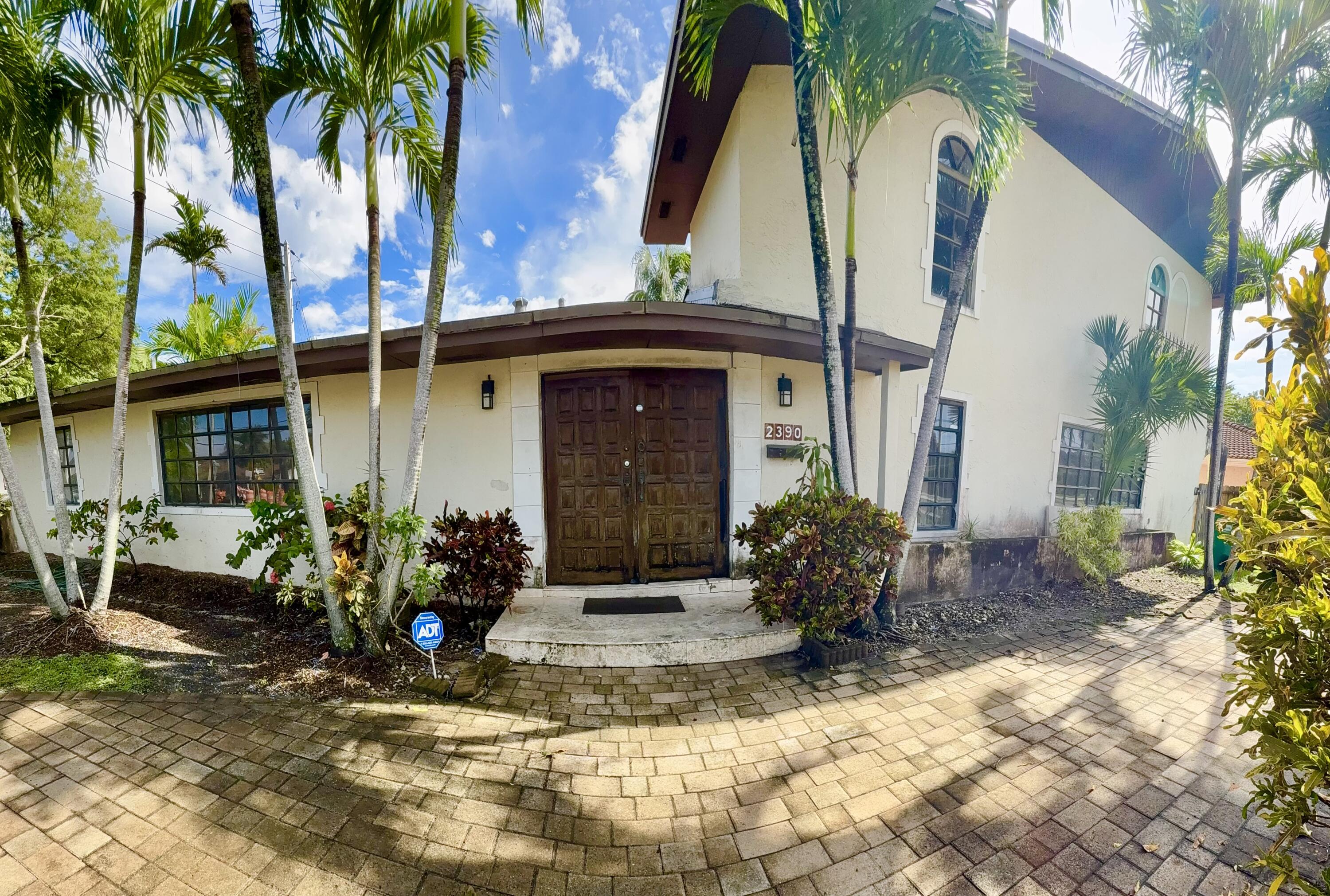 2390 NE 199th St Aventura, FL 33180