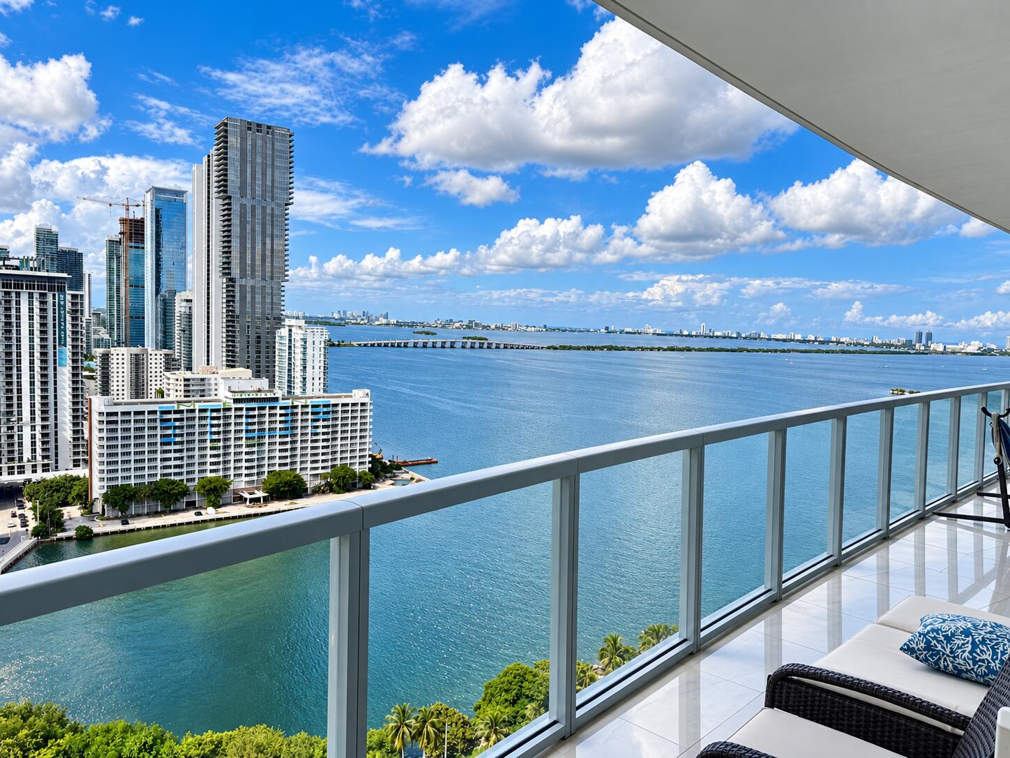 1900 N Bayshore Dr #2604