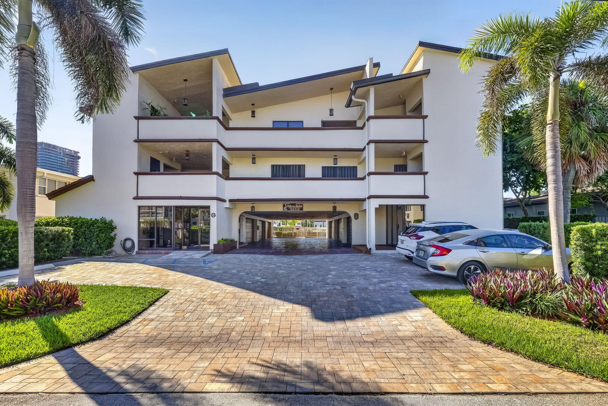 3208 SE 12th St #301 Pompano Beach, FL 33062