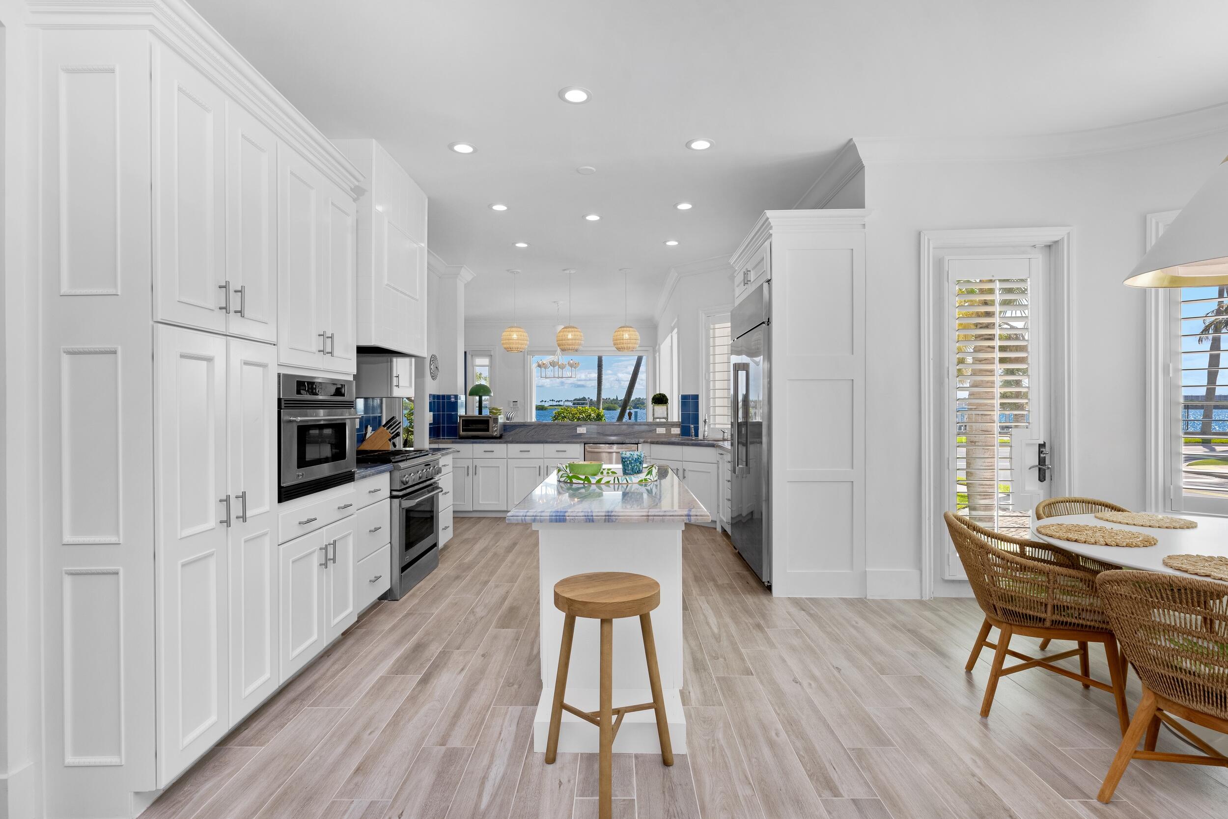 6917 S Flagler Dr West Palm Beach, FL 33405