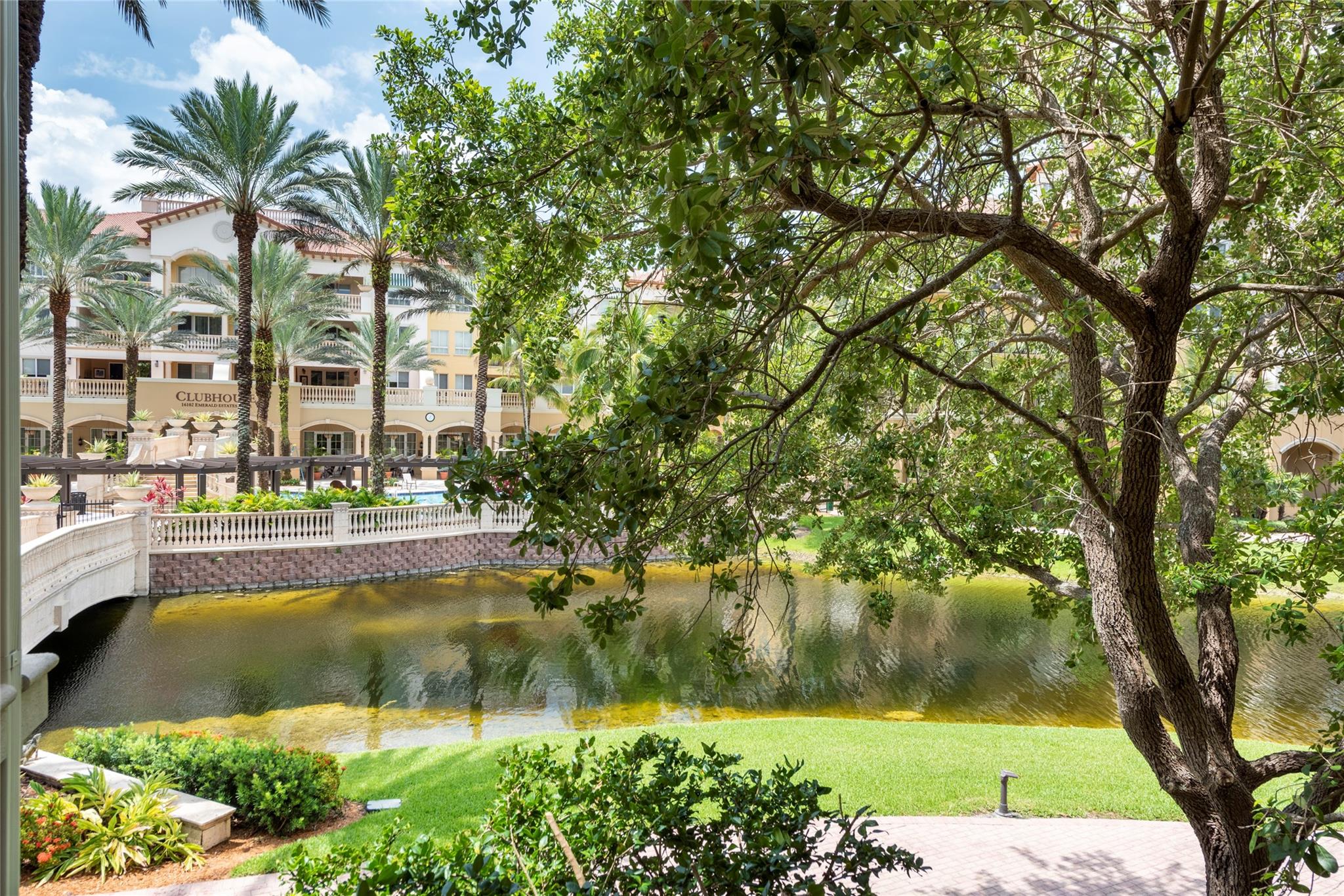 16135 Emerald Estates Dr #272 Weston, FL 33331