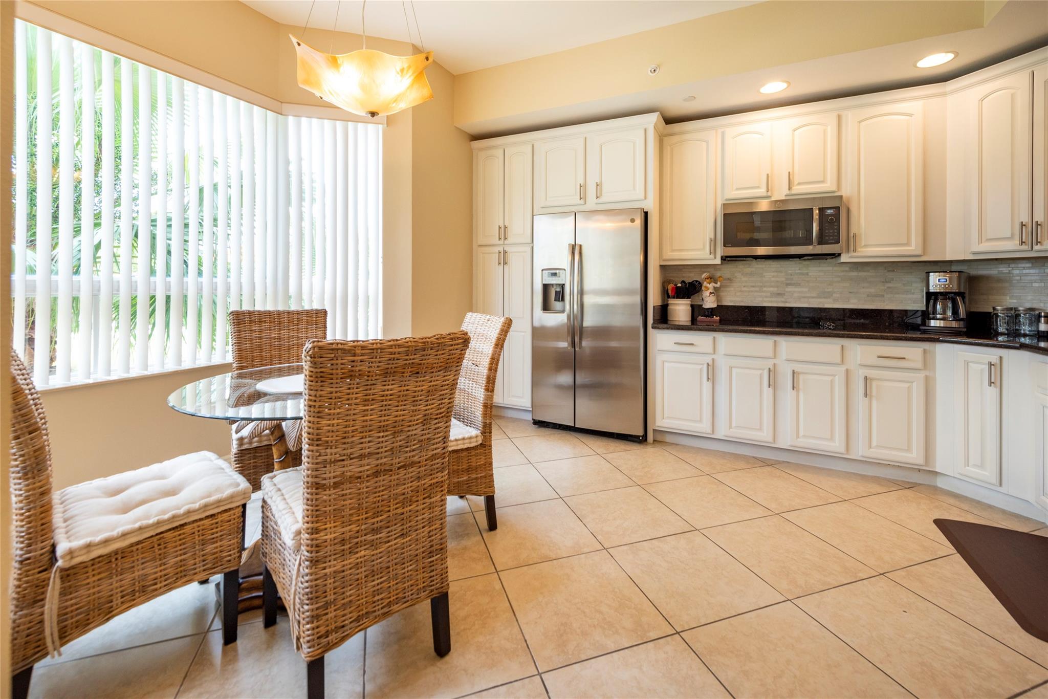 16135 Emerald Estates Dr #272 Weston, FL 33331