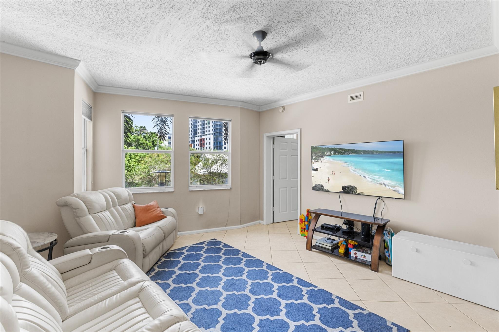 533 NE 3rd Ave #243