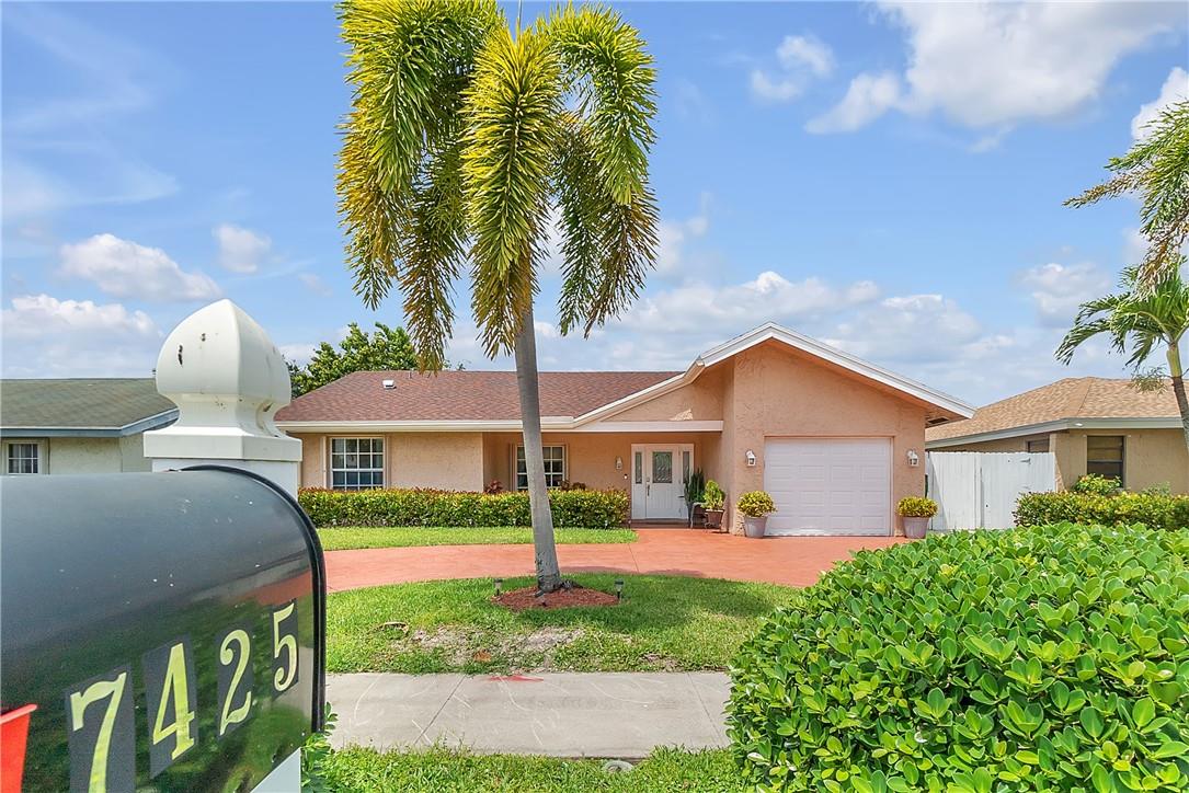 7425 SW 14th Ct