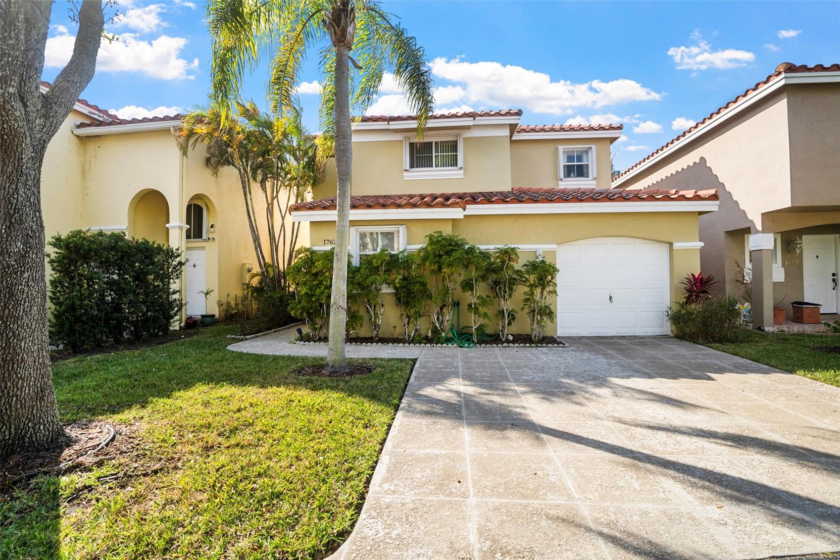 1762 E Trafalgar Cir