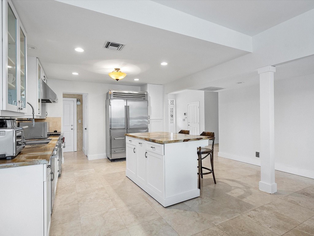 1421 Ponce De Leon Fort Lauderdale, FL 33316