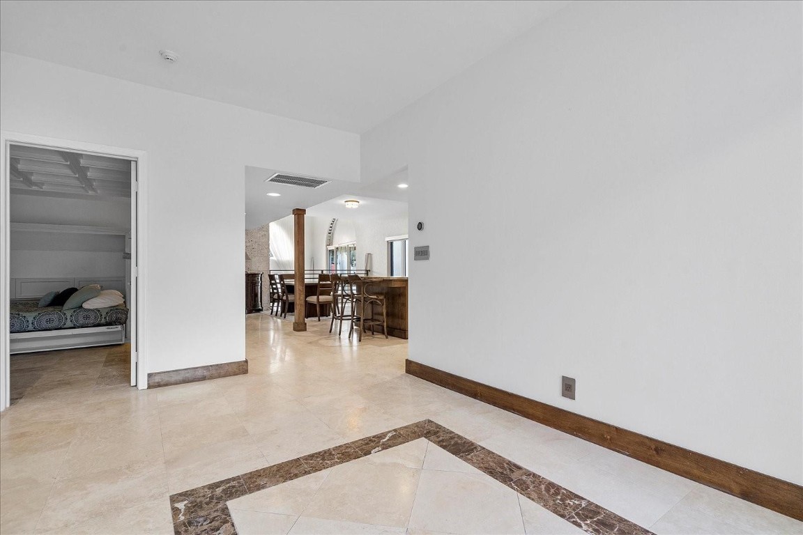 1421 Ponce De Leon Fort Lauderdale, FL 33316