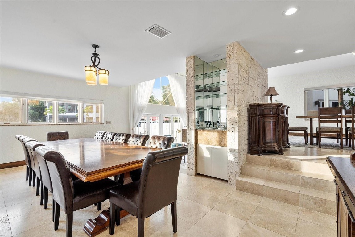 1421 Ponce De Leon Fort Lauderdale, FL 33316