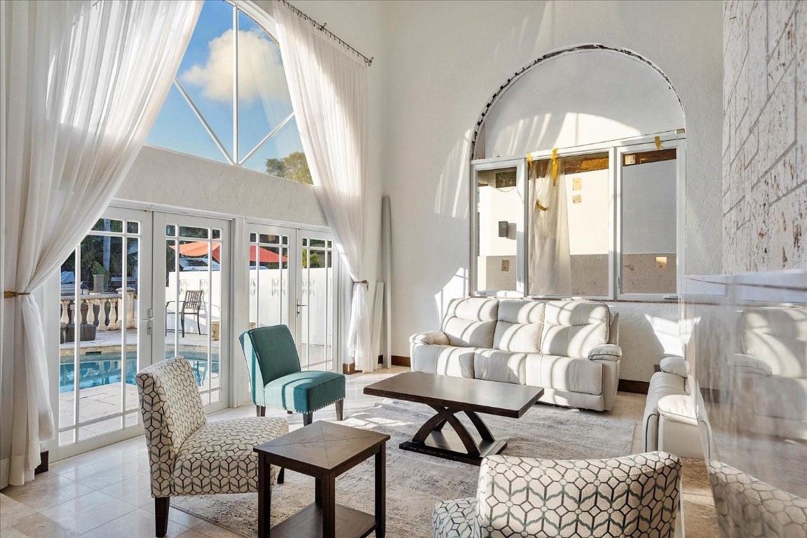 1421 Ponce De Leon Fort Lauderdale, FL 33316